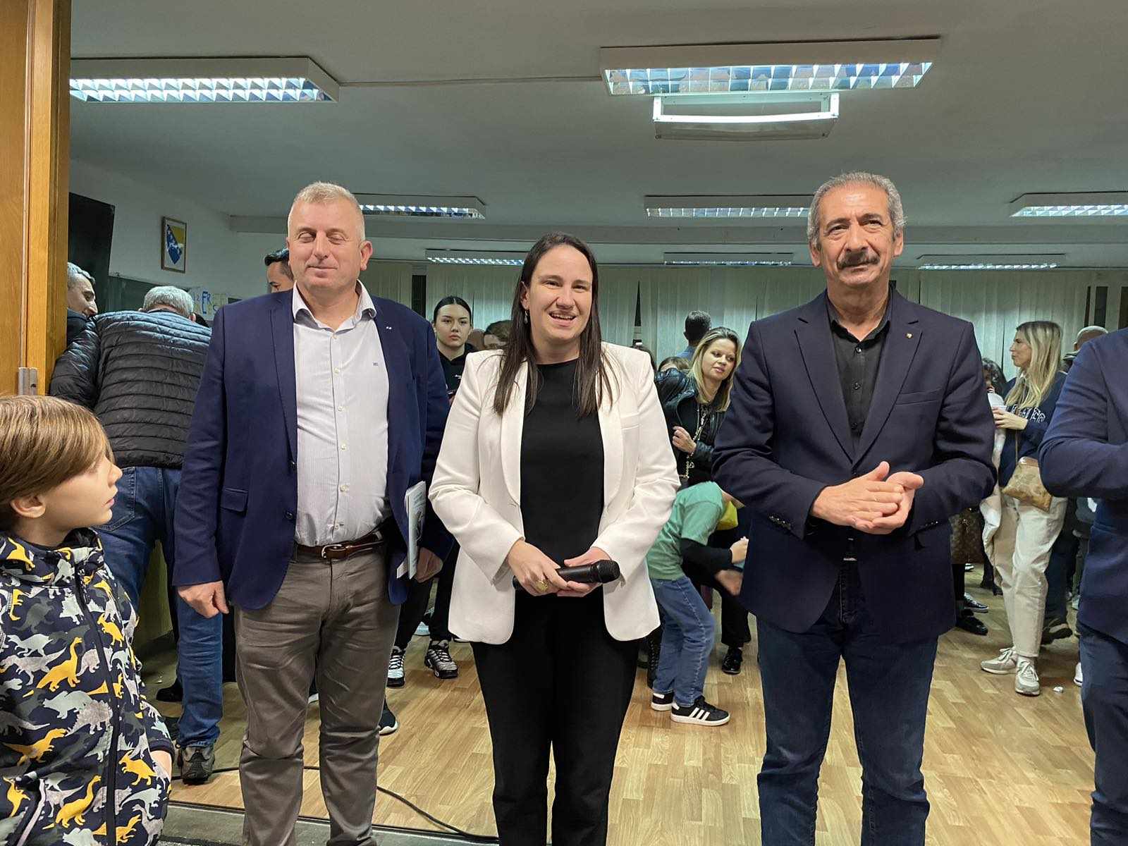 384552513_1085060299177836_3519413238971299153_n