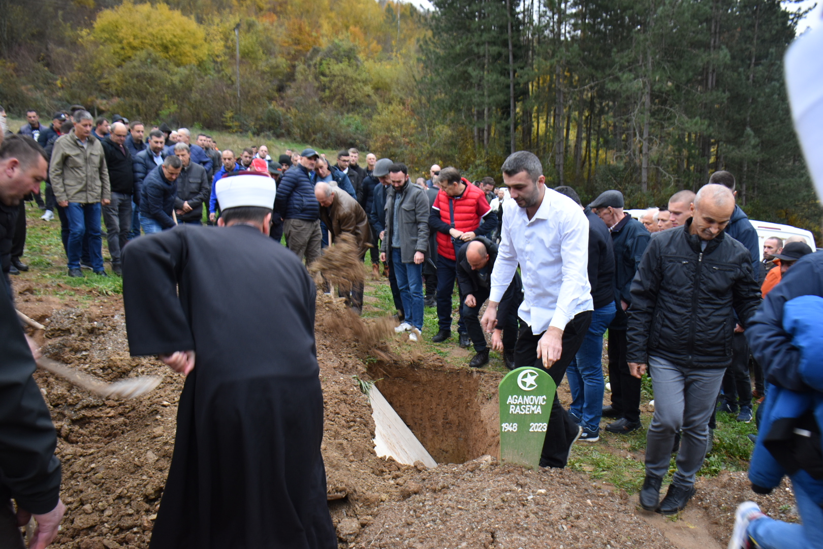 dzenaza emira maslan