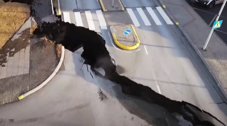 d16c3593-e8ee-4675-98b0-60f259022b9e