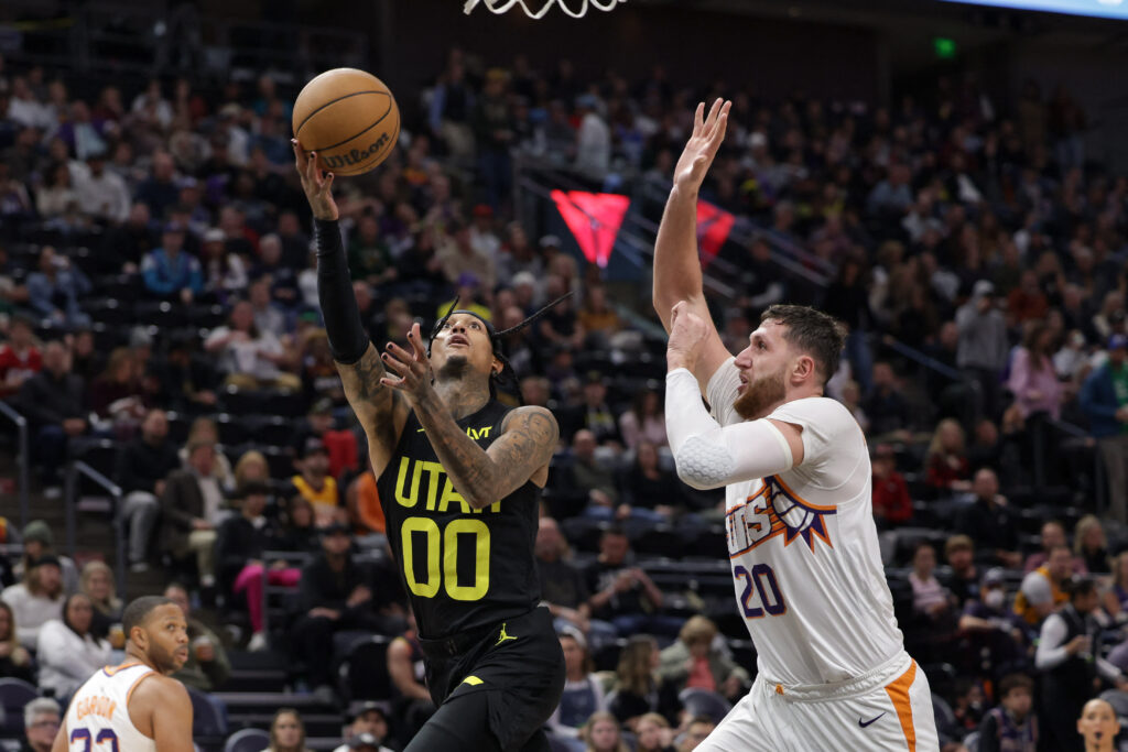 1700460486-2023-11-20T043411Z_1188510787_MT1USATODAY21939502_RTRMADP_3_NBA-PHOENIX-SUNS-AT-UTAH-JAZZ-1024x683.jpg