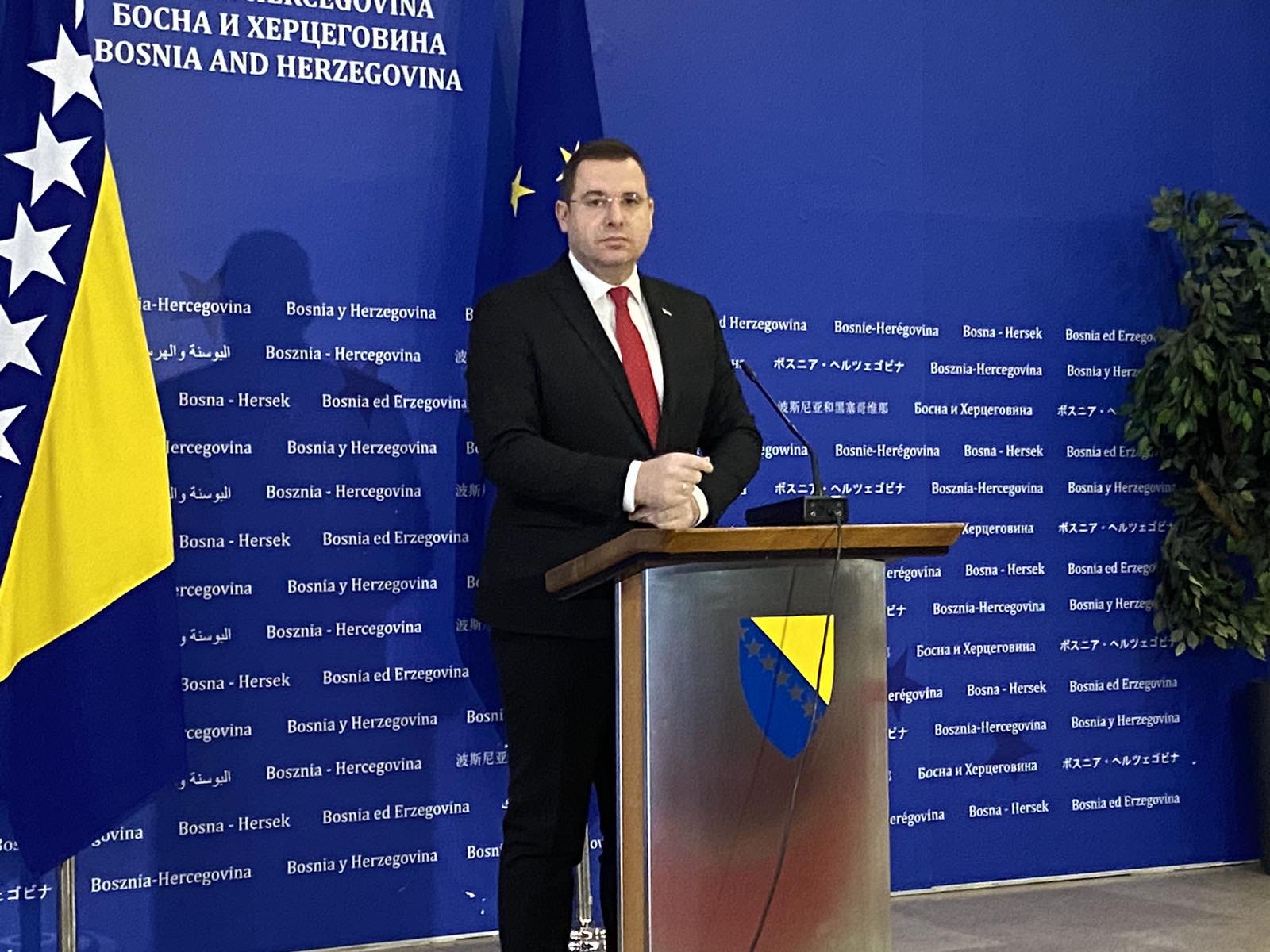 radovan-kovačević-original-D1055F90-97AC-4CB6-A8A3-86FCCF59574A