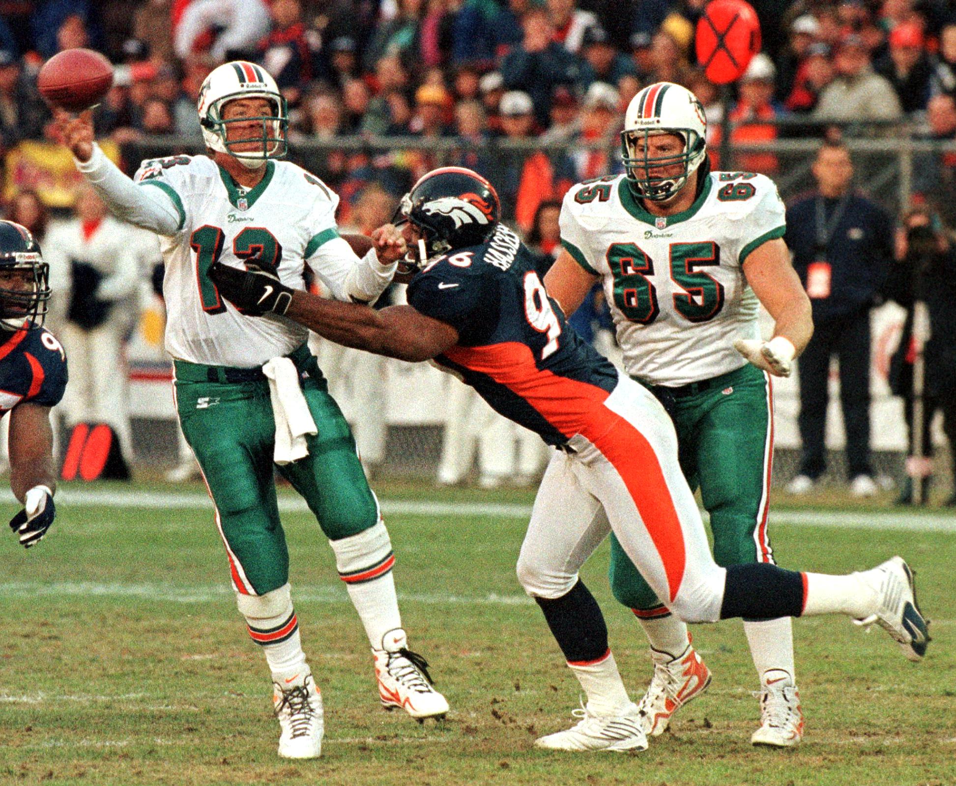 FBN-DOLPHINS-BRONCOS-MARINO PRESSURED