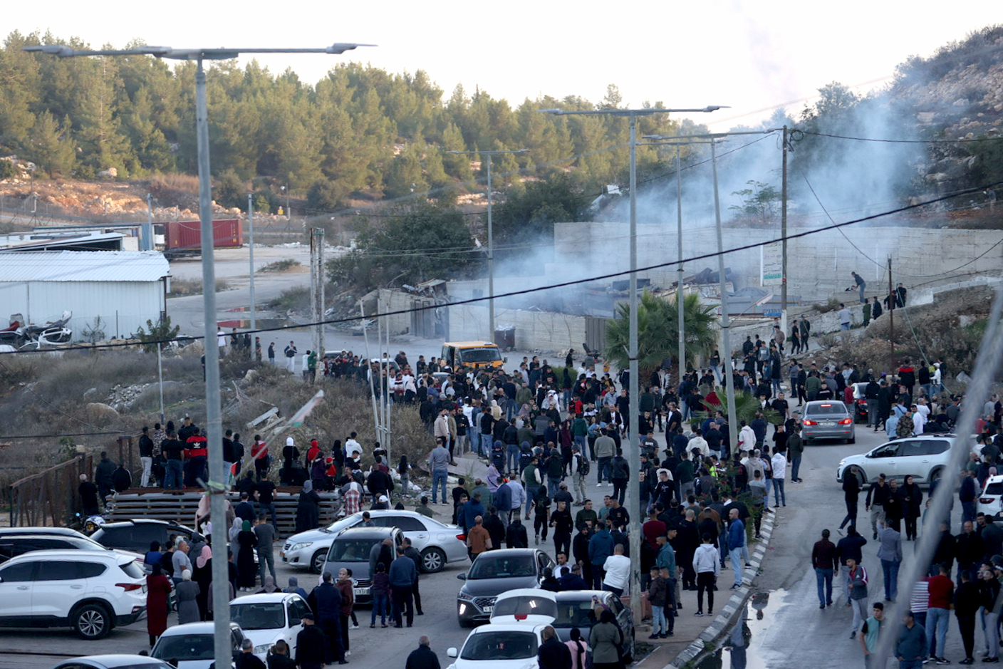 Izraelska vojska bacila suzavac na Palestince koji čekaju oslobađanje zatvorenika