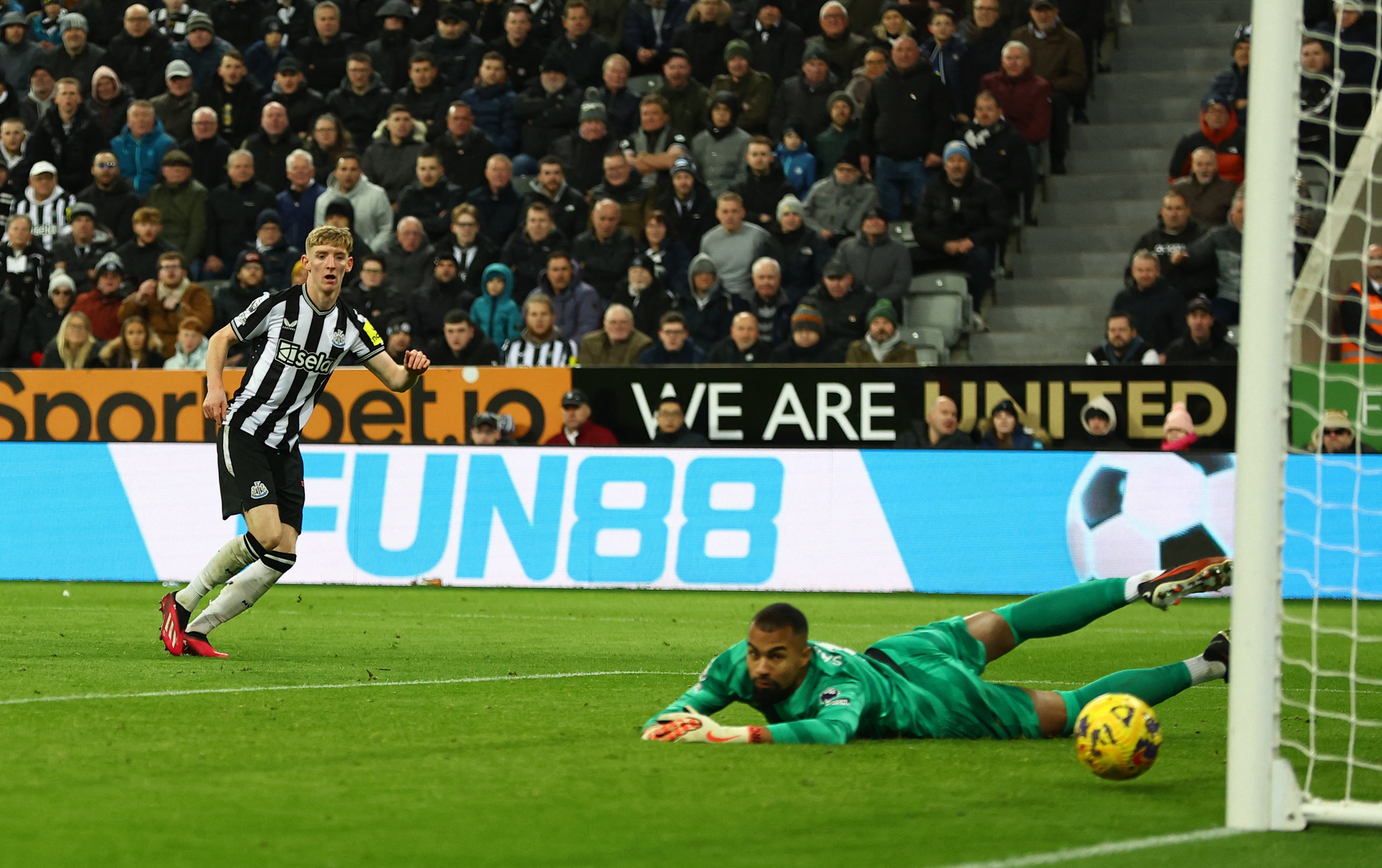 Premier League - Newcastle United v Chelsea