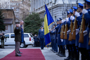 1701458195-AA-20231201-33079980-33079972-MINISTAR_OBRANE_BIH_HELEZ_PRIMIO_VRHOVNOG_KOMANDANTA_NATO_SNAGA_ZA_EVROPU_GENERALA_CAVOLIJA-300x200.jpg
