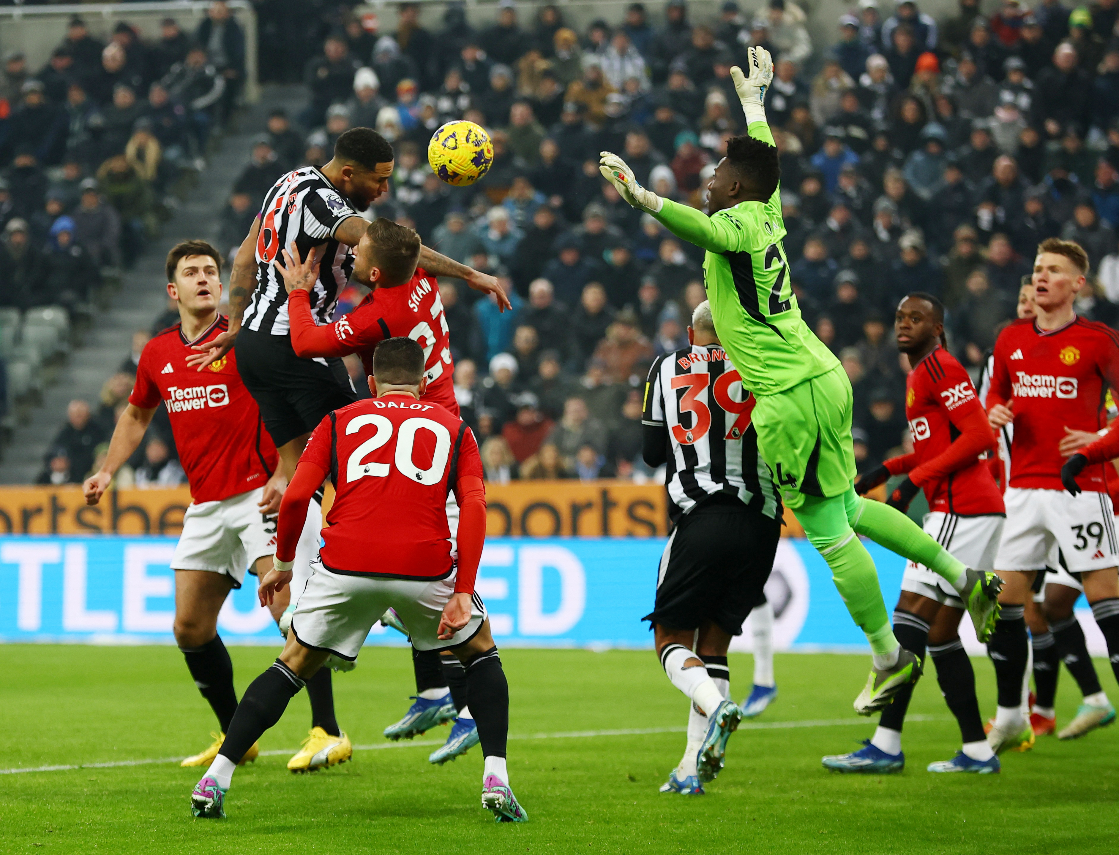 Premier League - Newcastle United v Manchester United