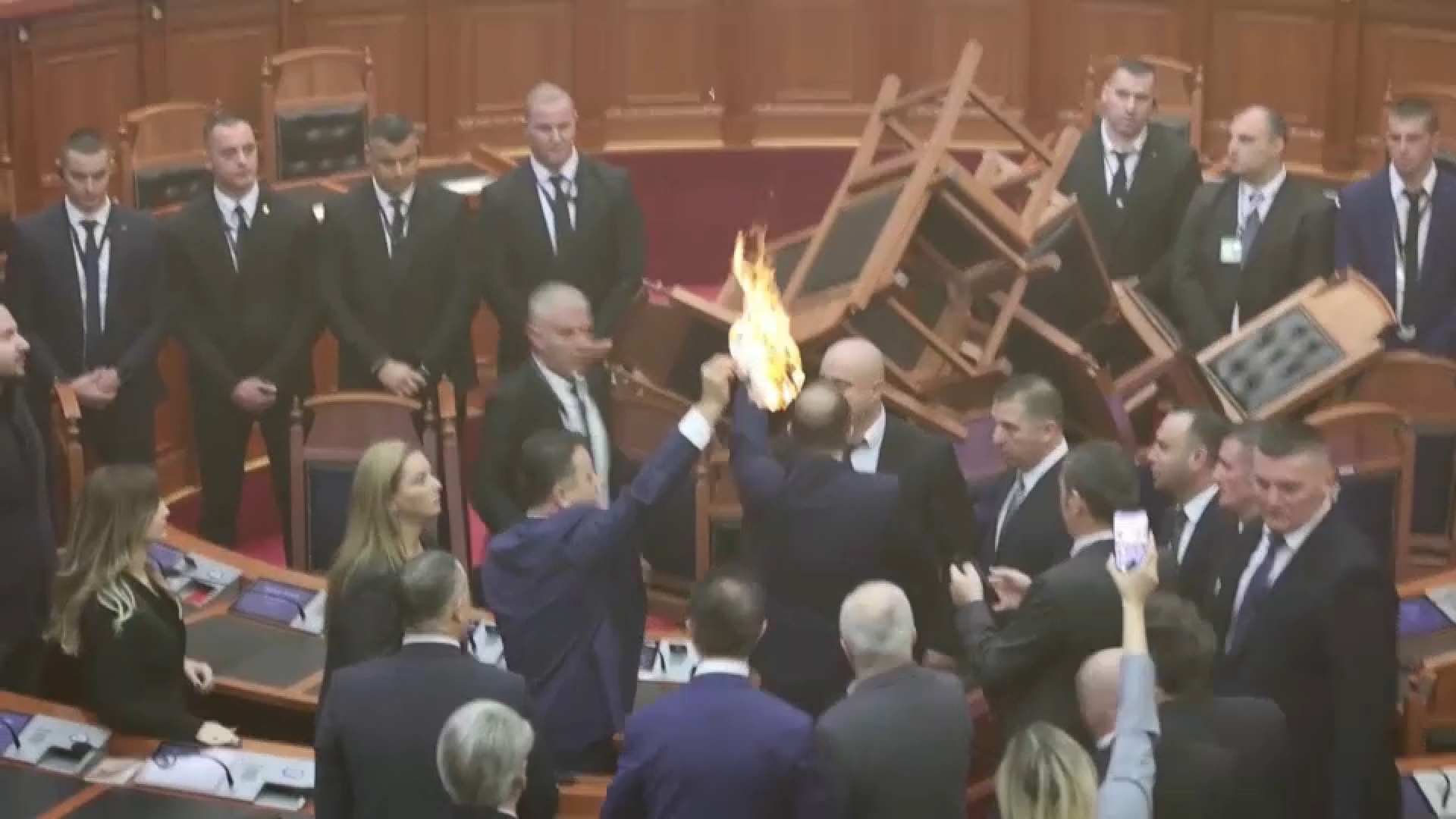 ALBANIJA PARLAMENT 2