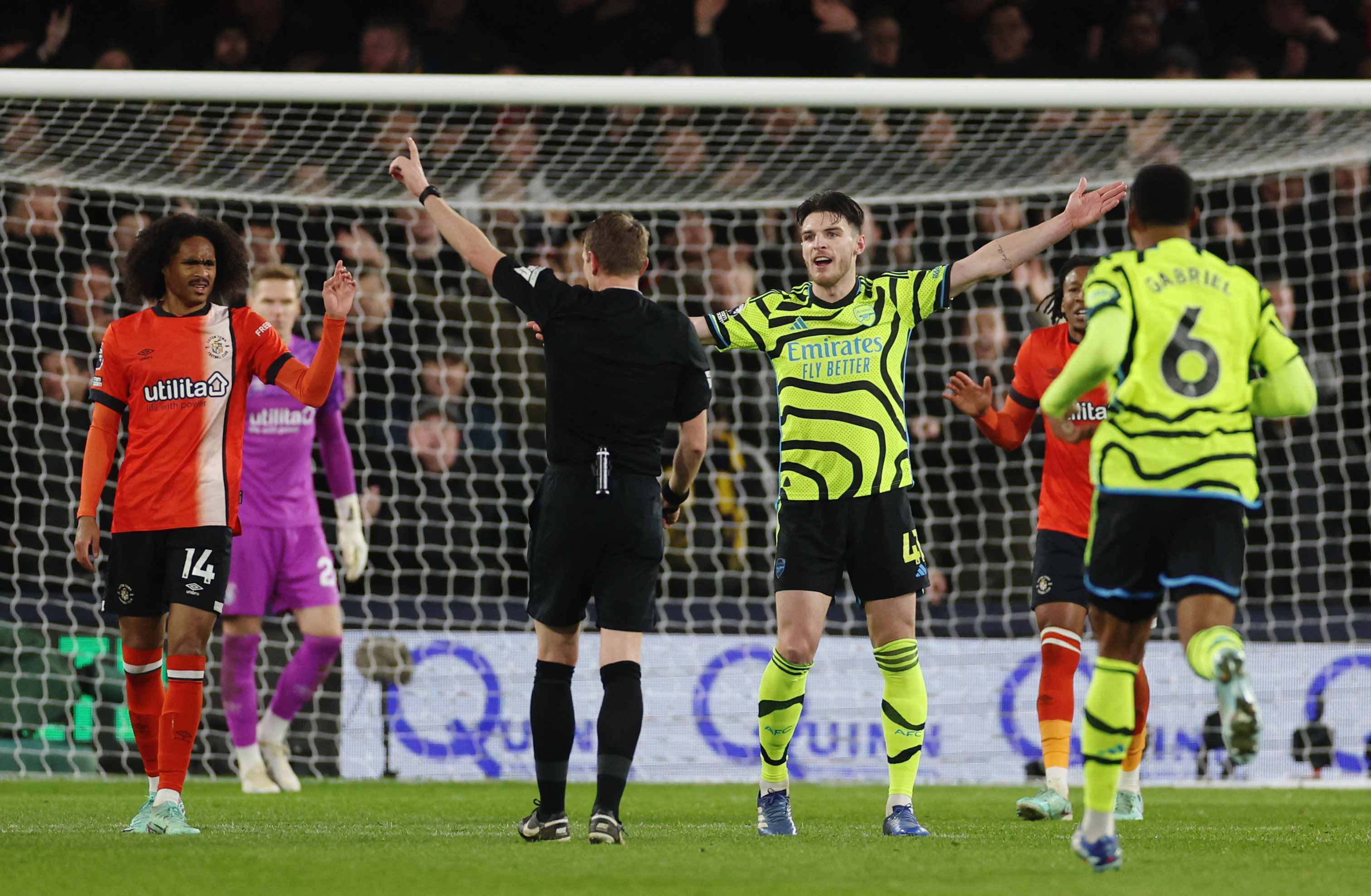 Premier League - Luton Town v Arsenal