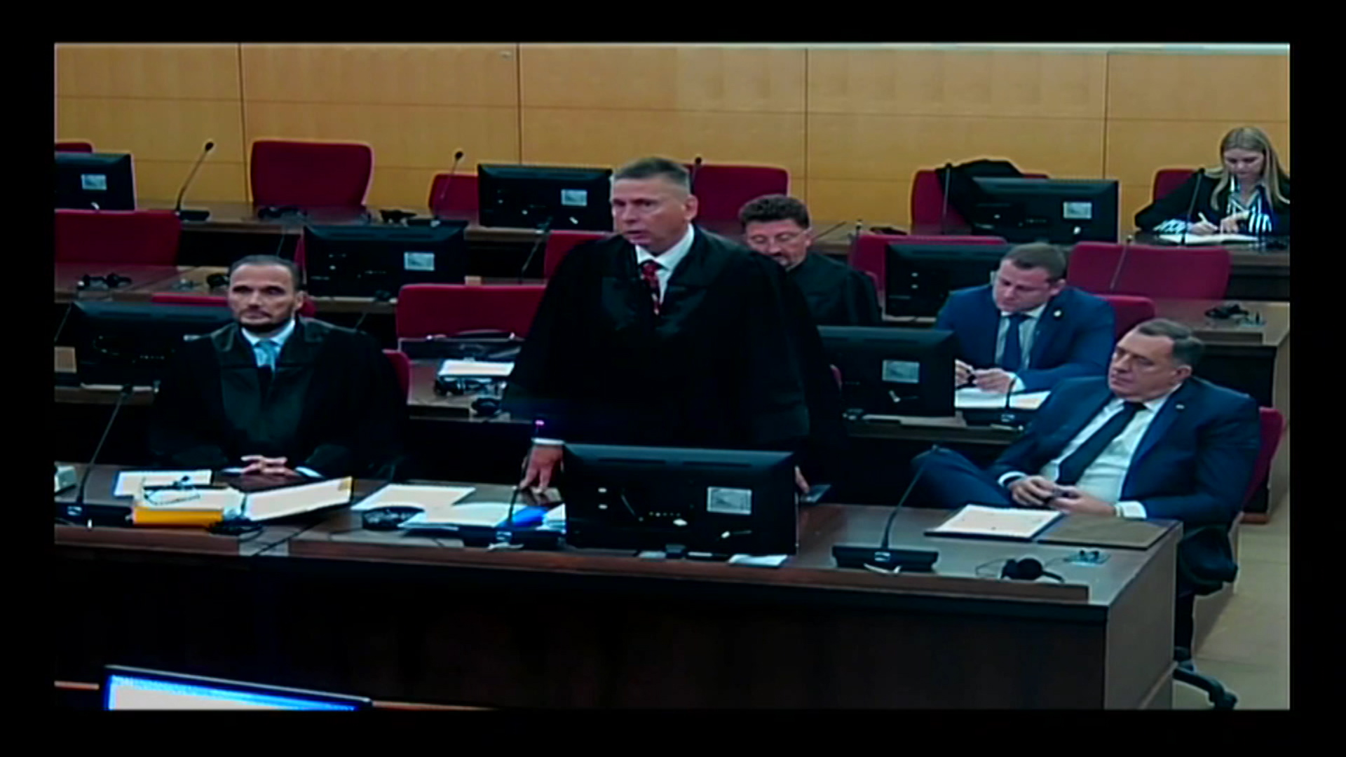 sa-dvd-dodik sud-nim(20231206-160210586).mxf.00_00_38_22.Still001