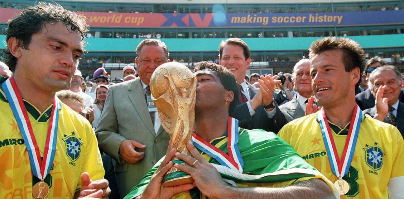 62697190-branco-romario-i-dunga