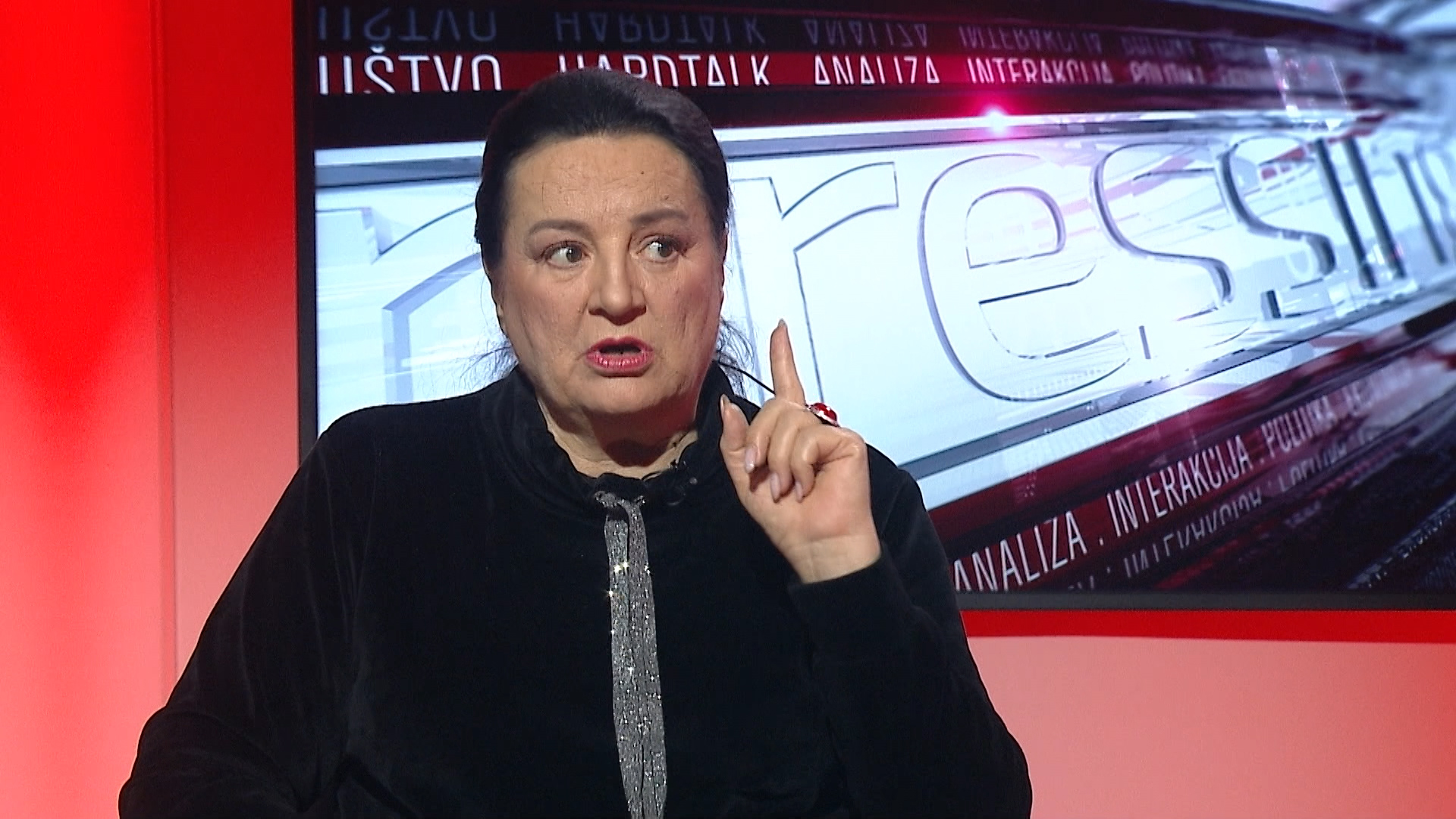 SA-PRESSING-131223-01.00_20_11_21.Still002