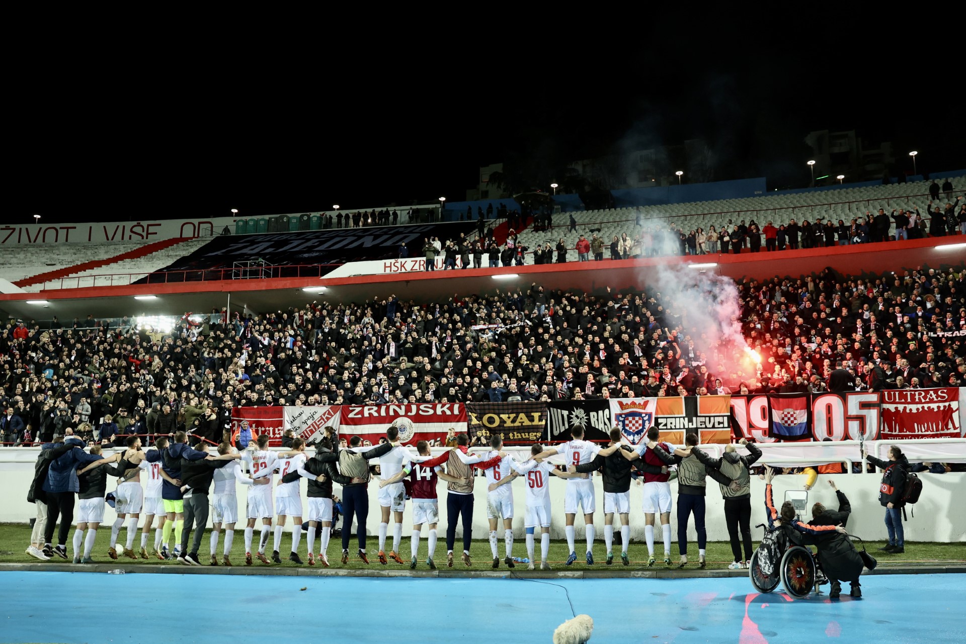 Zrinjski ultrasi slavlje