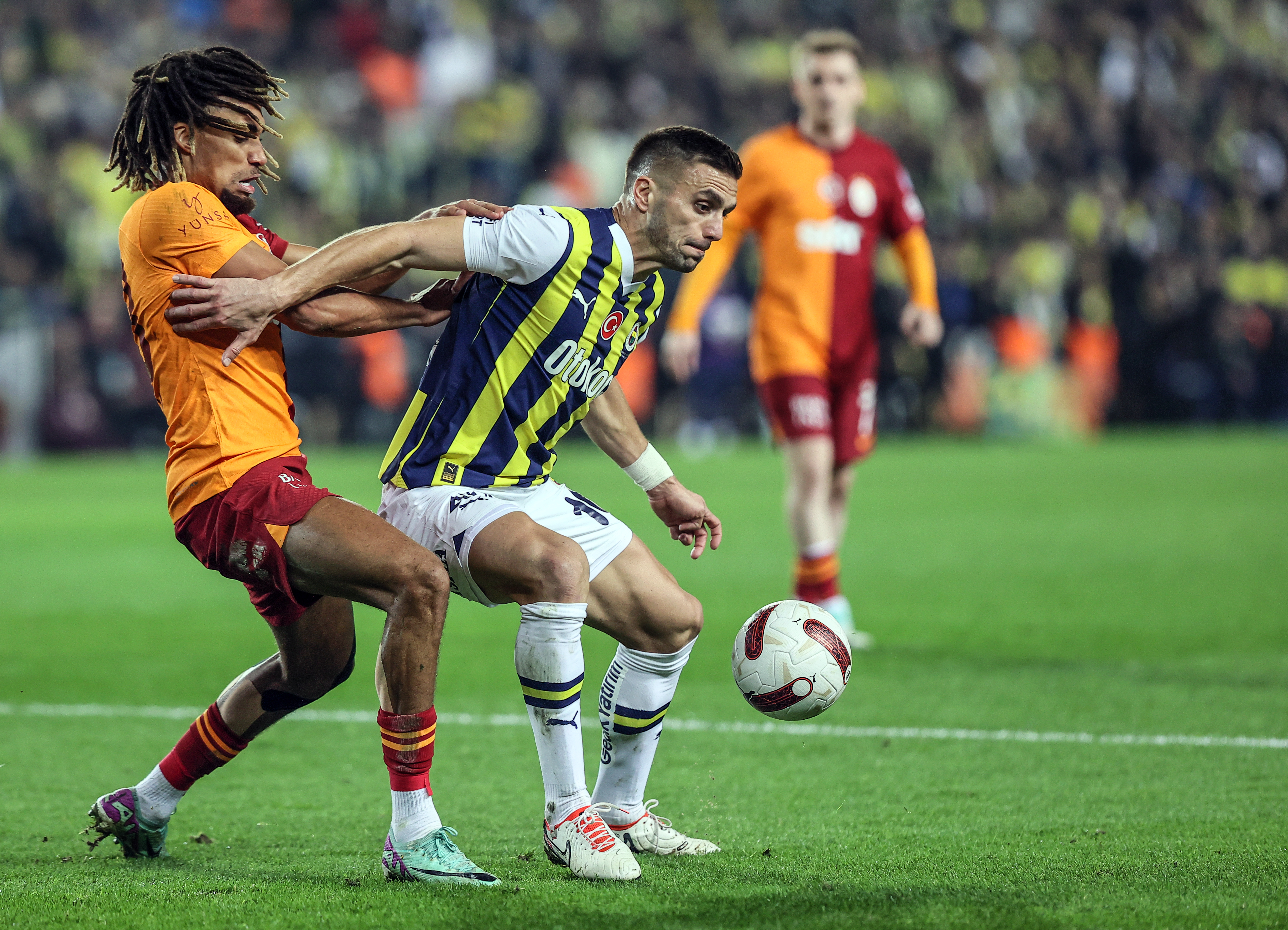 Istanbulski gradski derbi Fenerbahce - Galatasaray u okviru 18. kola turske Super lige