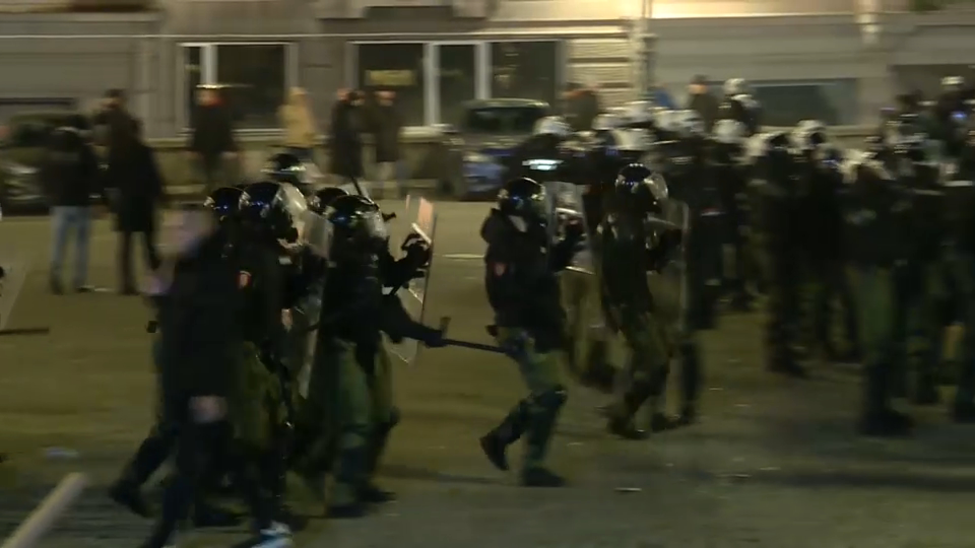 1703451224-policija-rasteruje