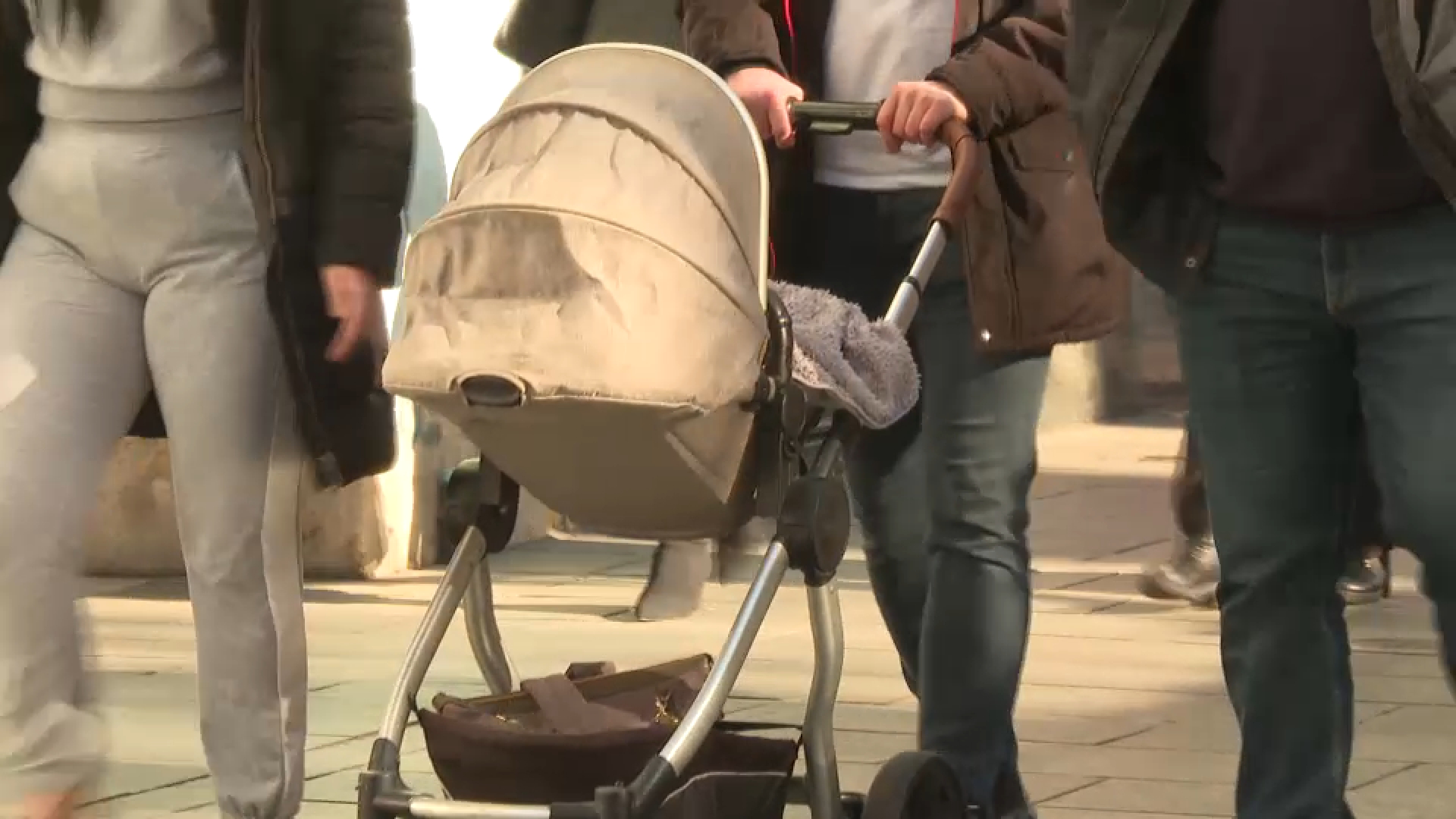 BEBA KOLICA RODITELJI