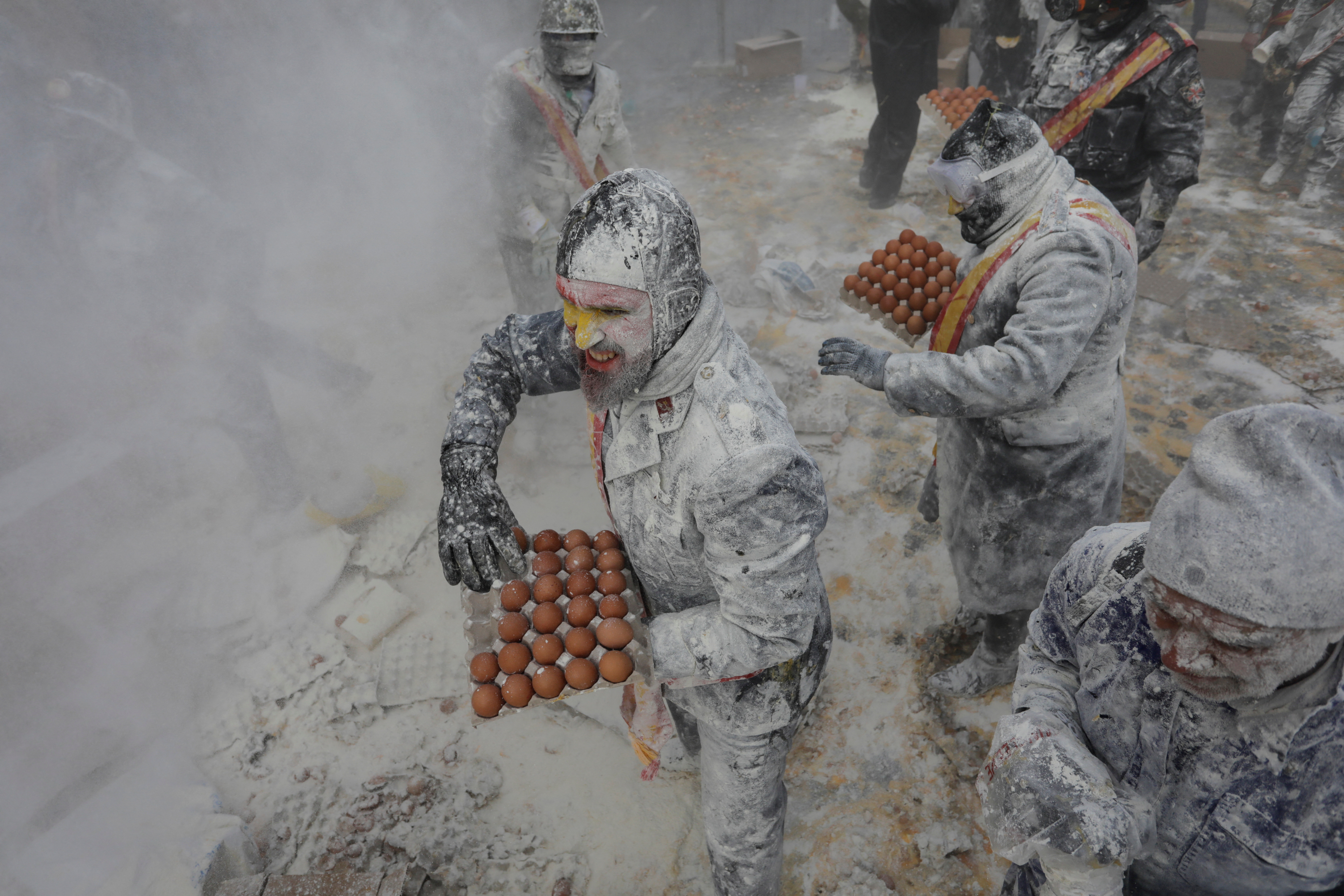 "Els Enfarinats" festival in Ibi