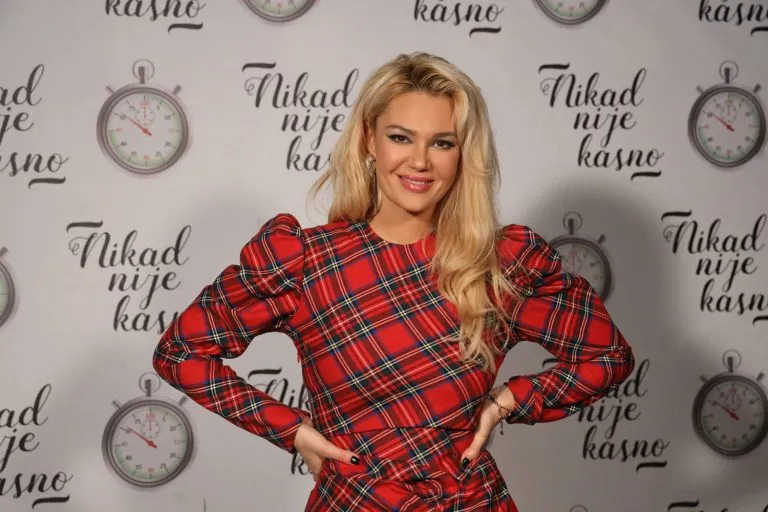 f0b508eafa20a46c9d7b3842709ea05f5a741d41-768x512