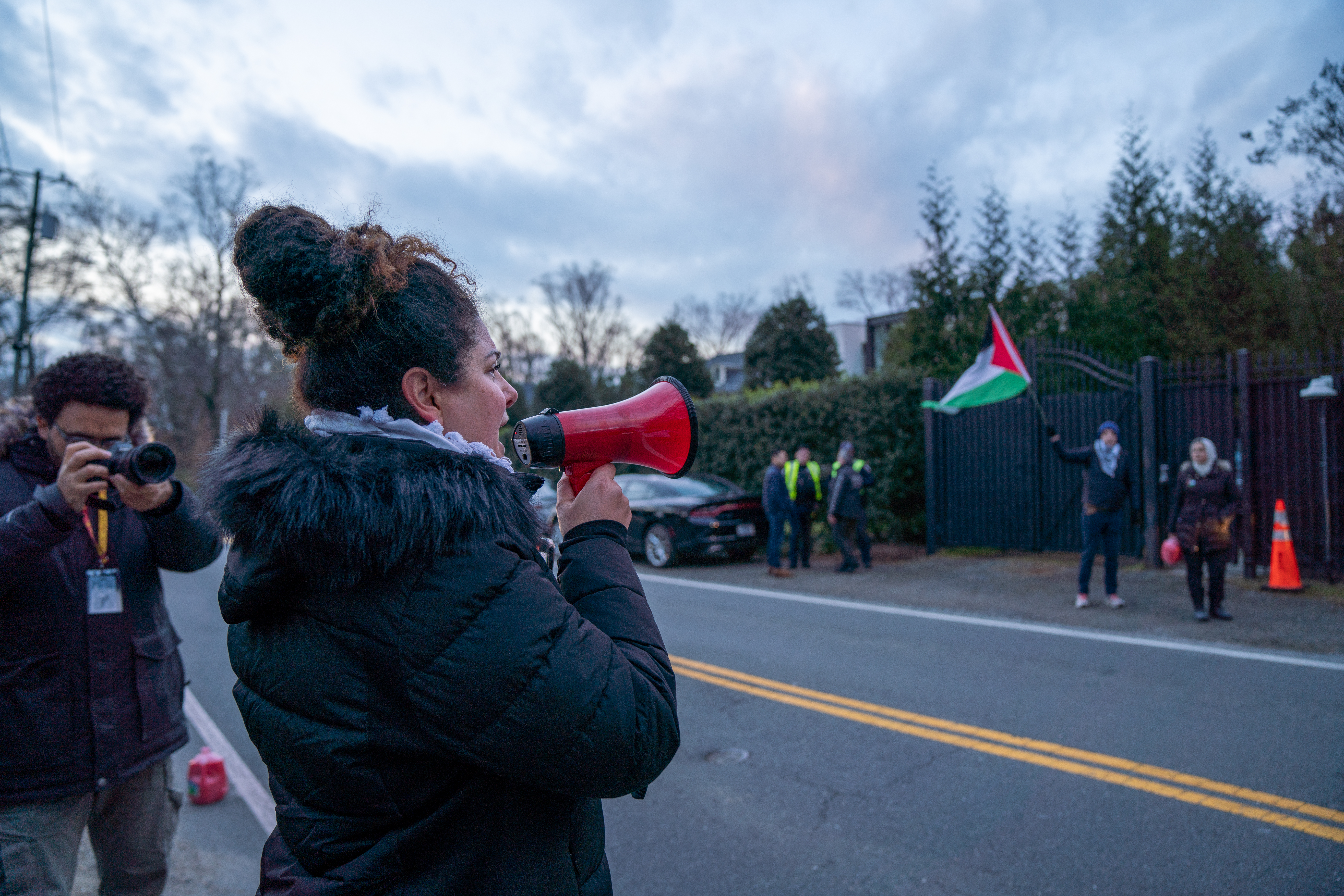 SAD: Aktivisti polili crvenom bojom Blinkenov automobil