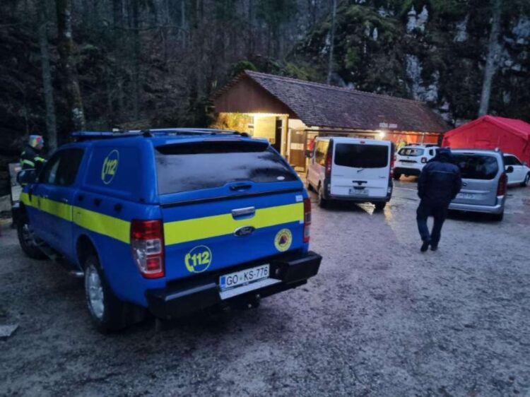 akcija sapšavanja križna jama sloenija