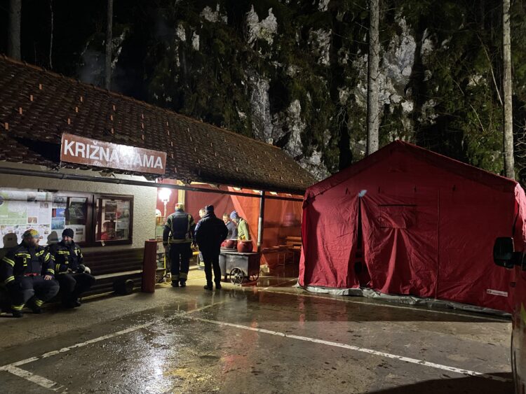 akcija sapšavanja križna jama sloenija