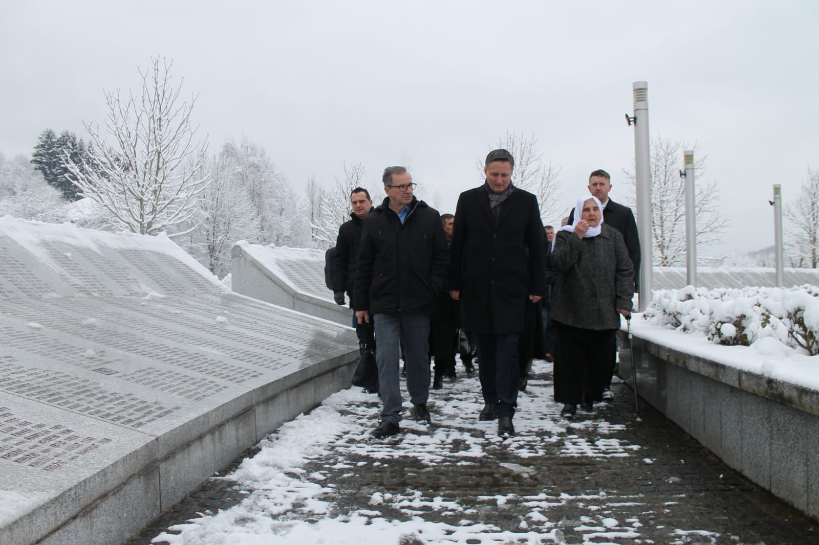 16319bbd4e853ec078f6d6ae7dc1d148