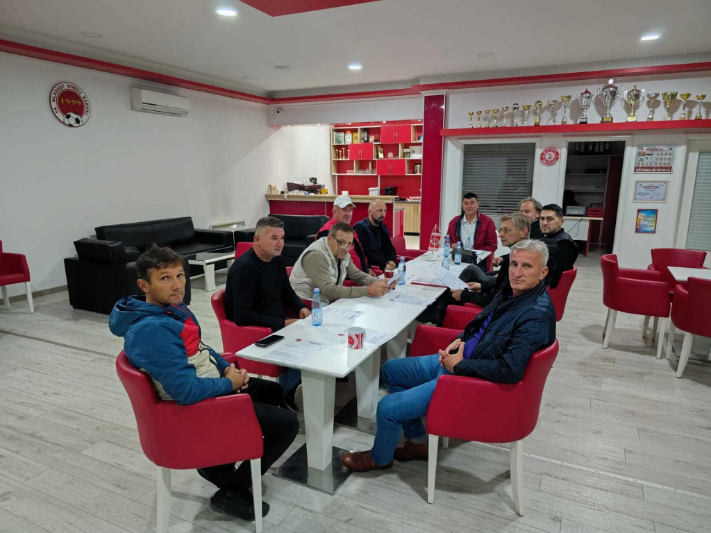 MLADOST DK / MUŠIJA