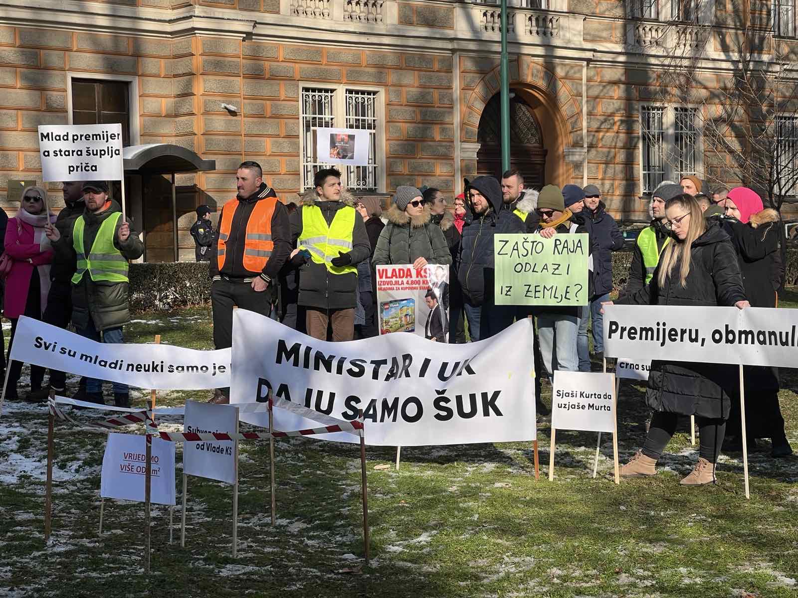 mladi protesti subvencije stan