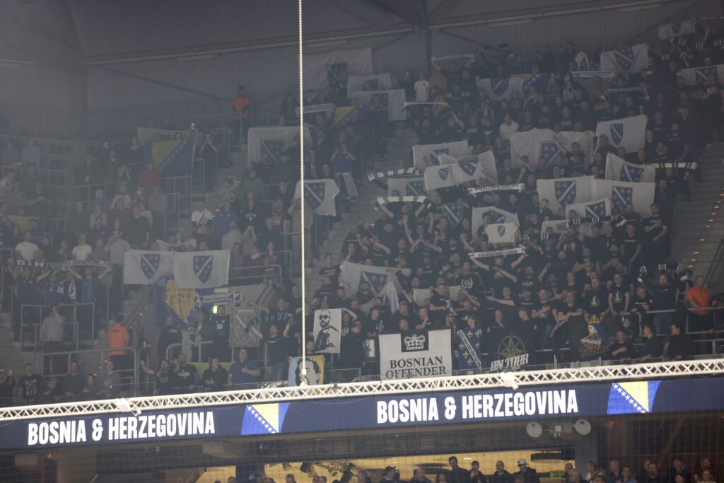 1705002011-Rukometna-reprezentacija-BiH-manheim-navijaci-2-1024x683.jpg