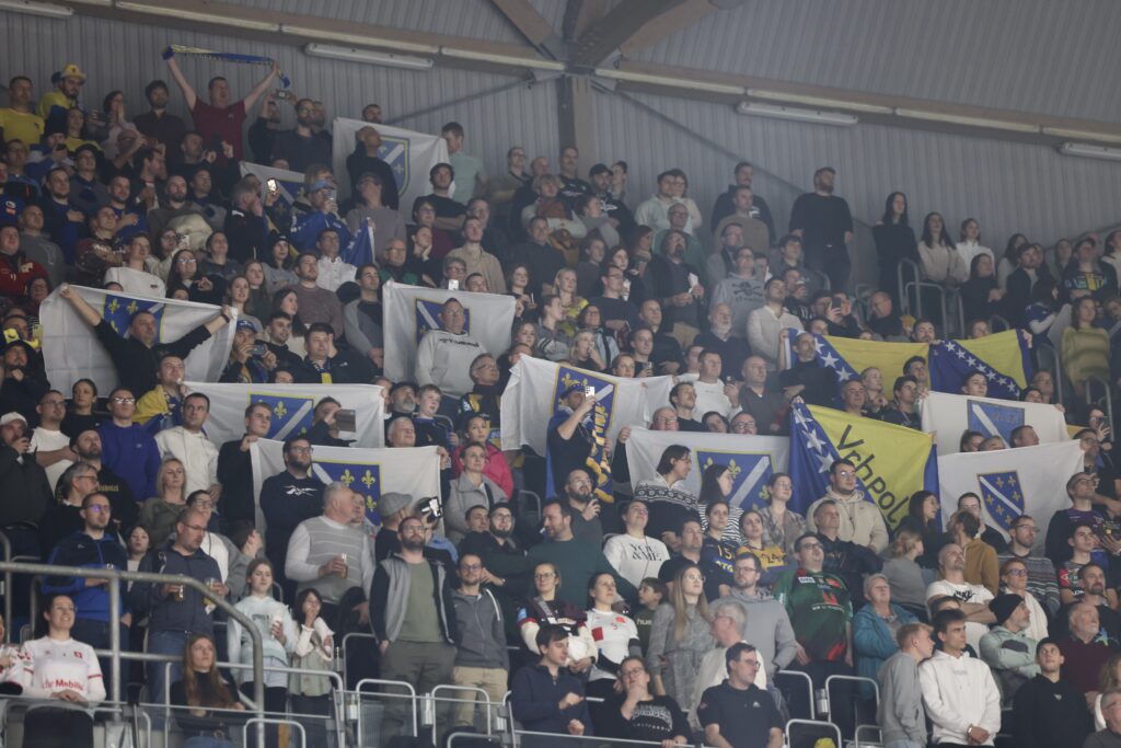 1705002122-Rukometna-reprezentacija-BiH-manheim-navijaci-1024x683.jpg