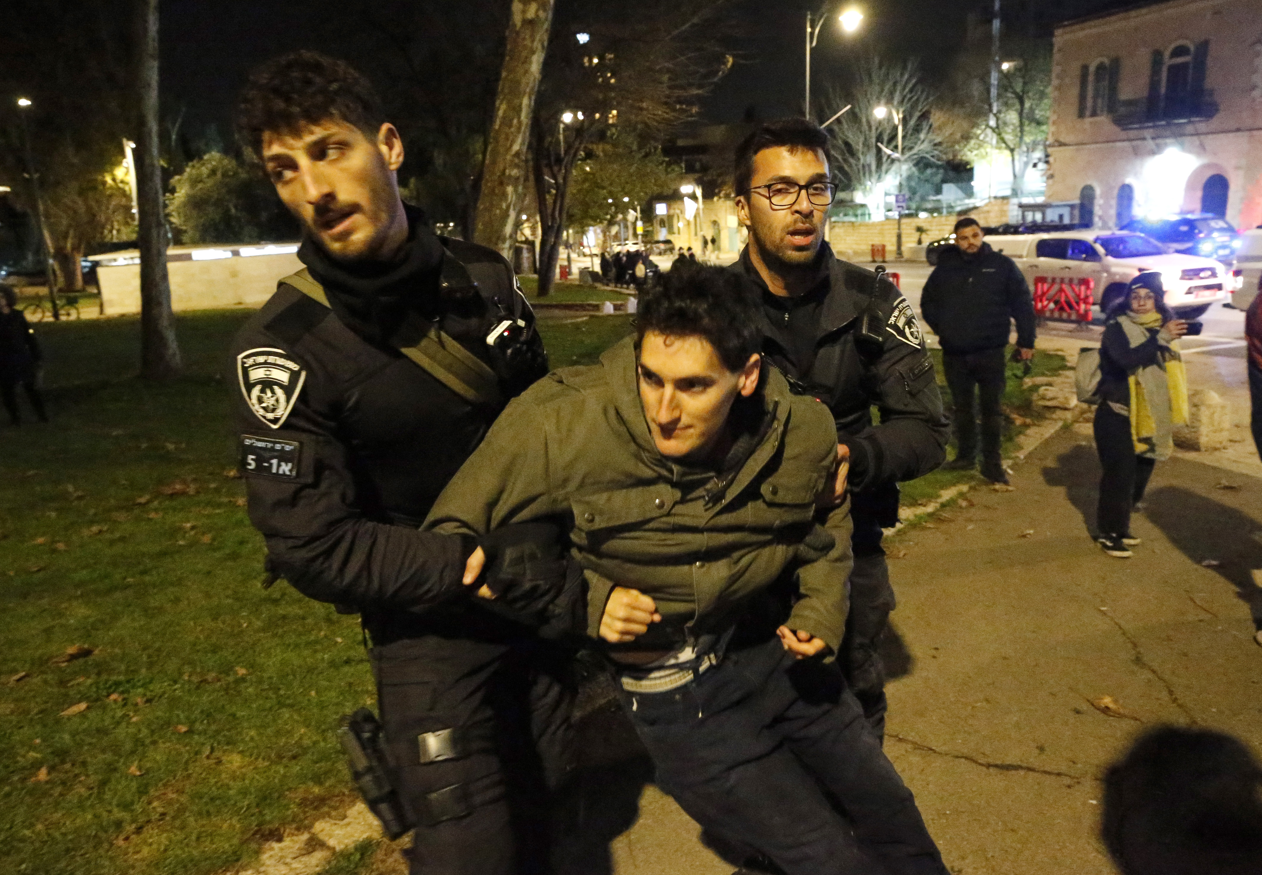 Izraelska policija tukla jevrejske aktiviste koji su protestovali protiv napada na Gazu