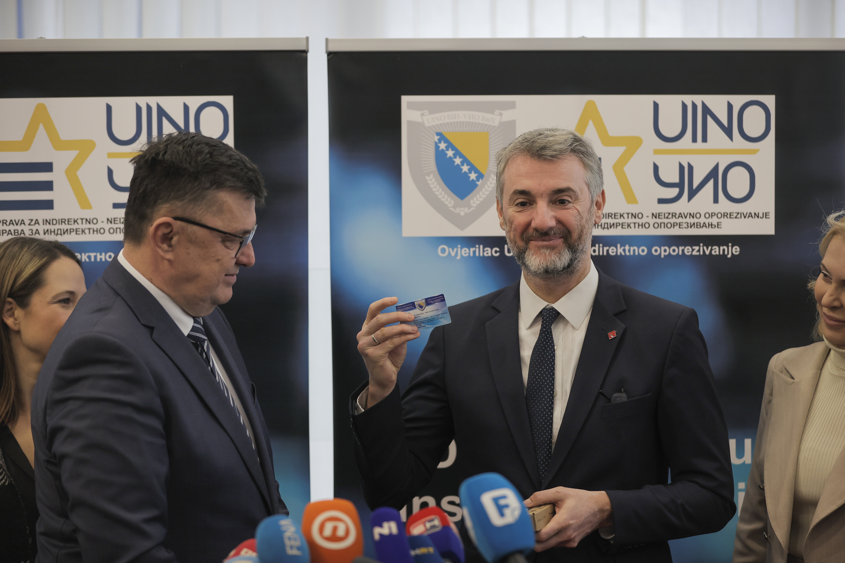 Digitalna transformacija institucija BiH: Tegeltija uručio ministru Forti digitalni kvalifikovani potpis
