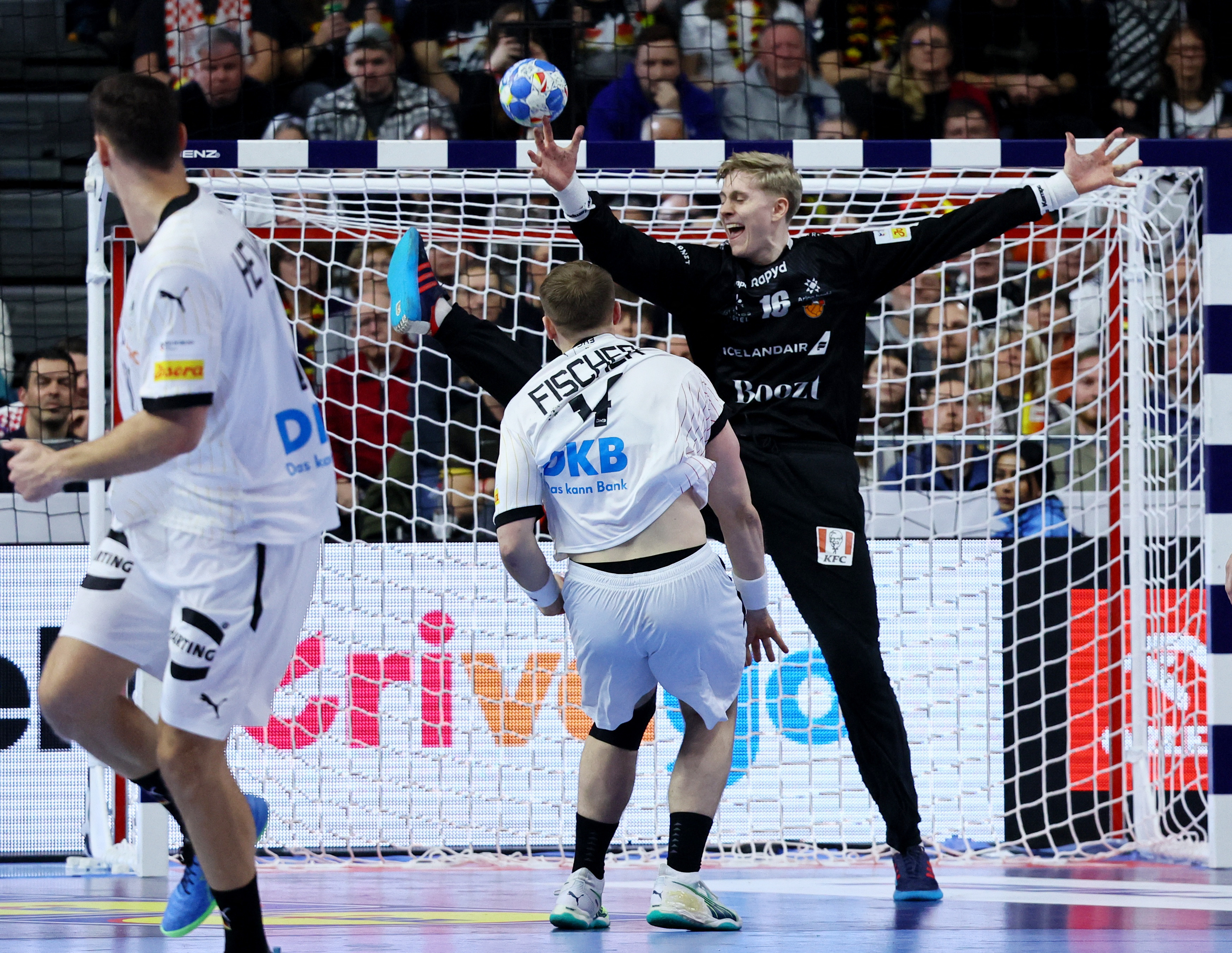  REUTERS/Wolfgang Rattay