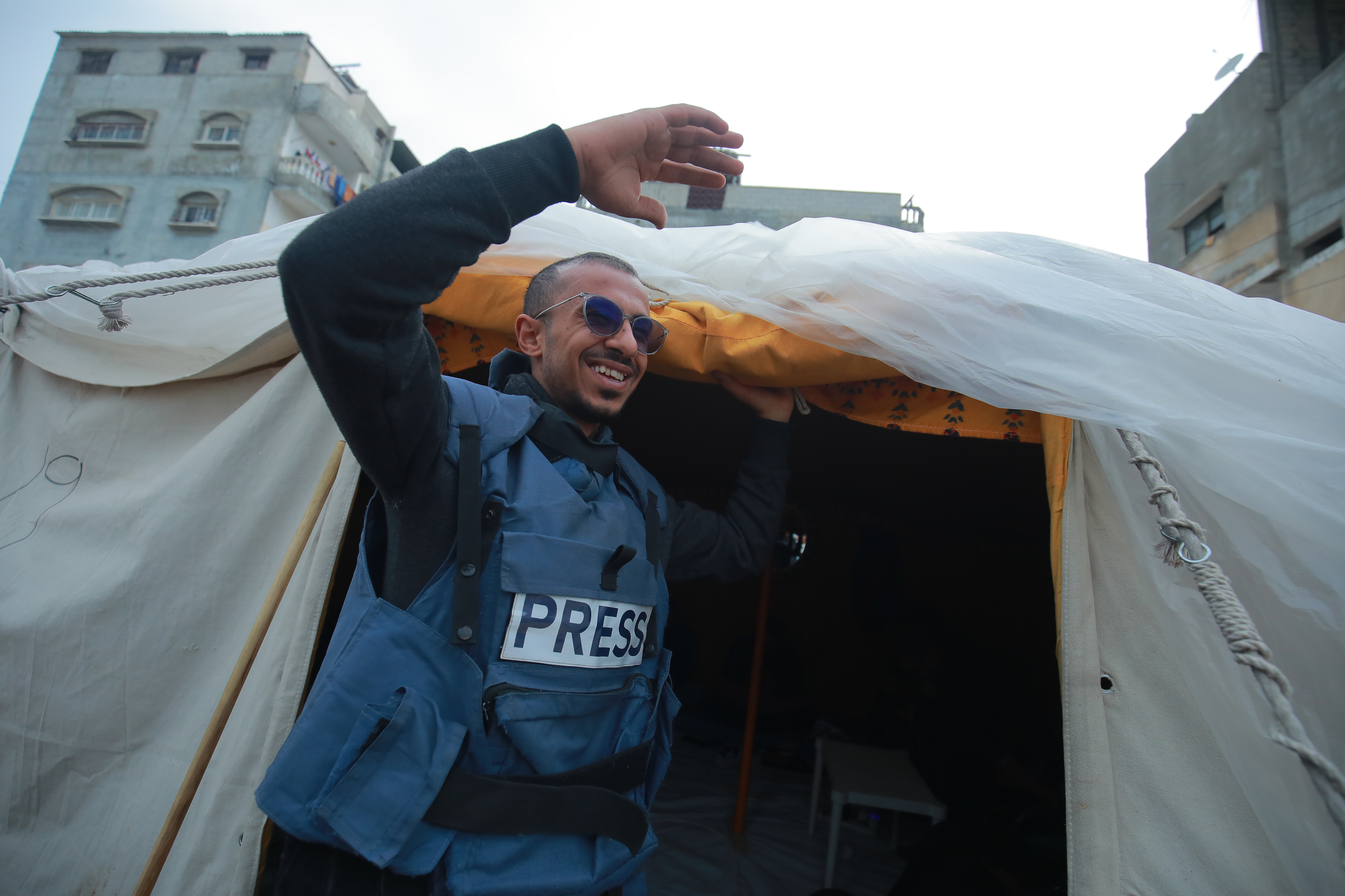 Palestinski fotoreporter dokumentira zločine Izraela u Gazi uprkos borbi sa rakom