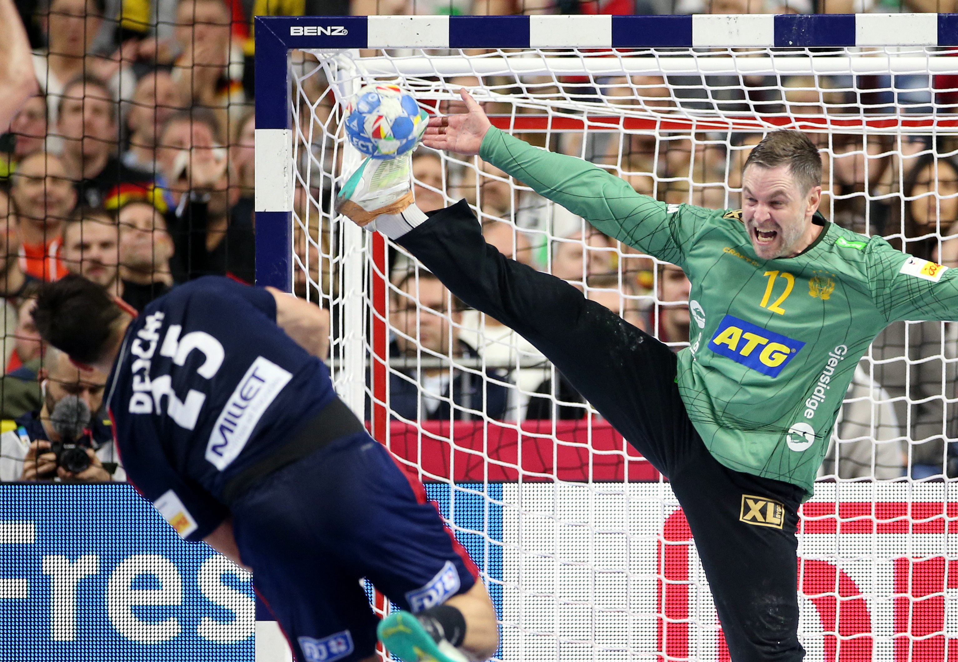 REUTERS/Cathrin Mueller