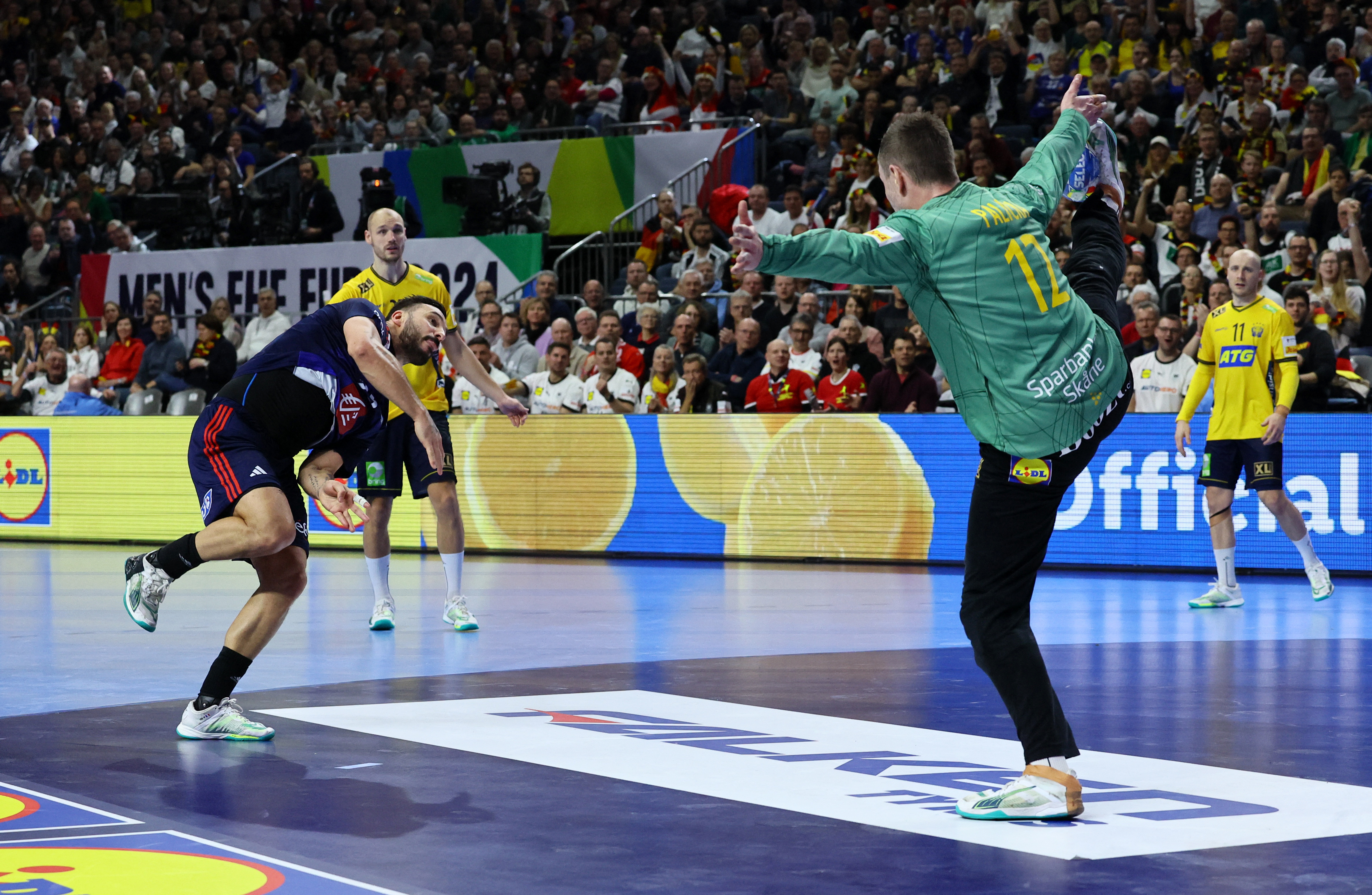 REUTERS/Wolfgang Rattay