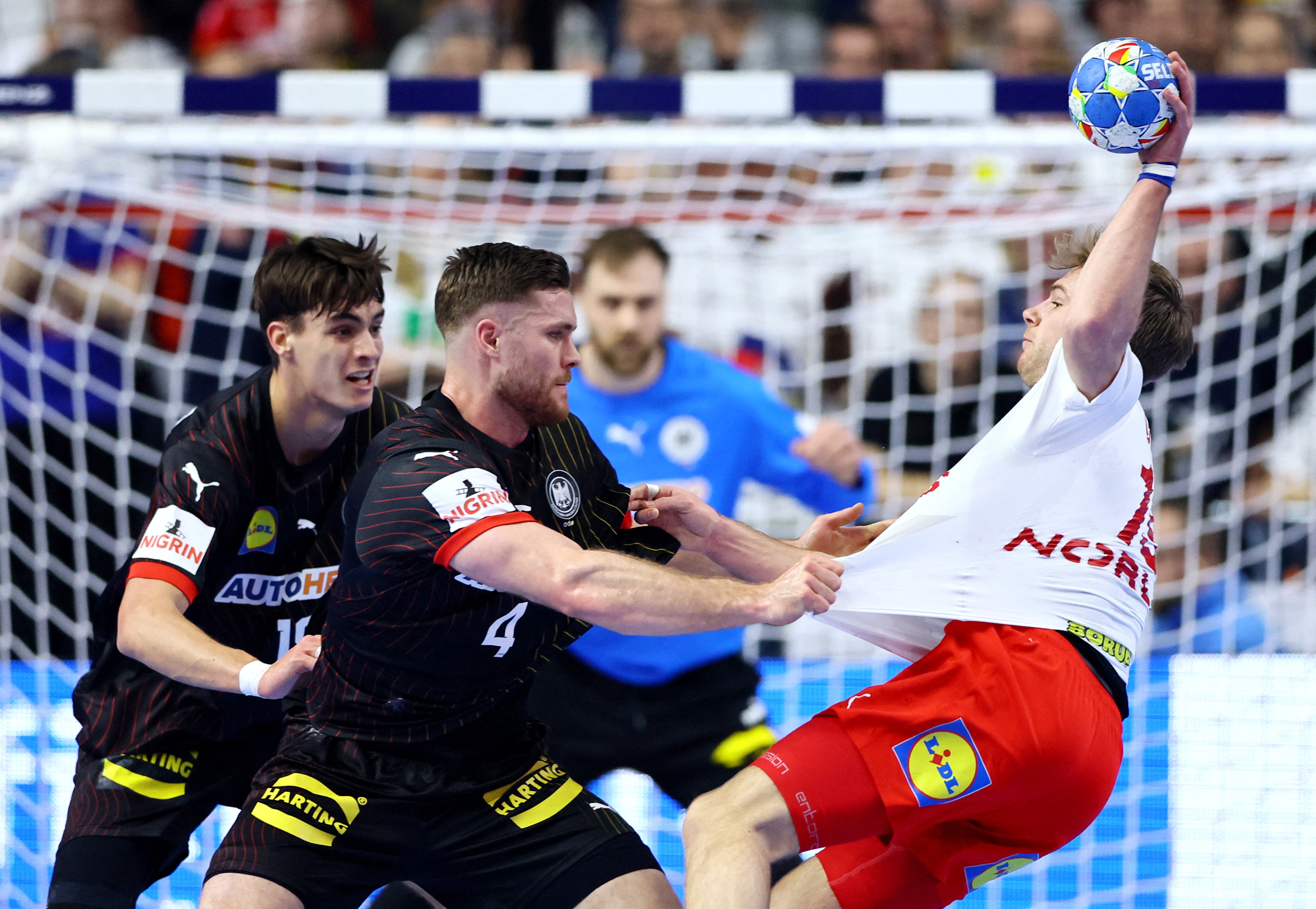 REUTERS/Wolfgang Rattay