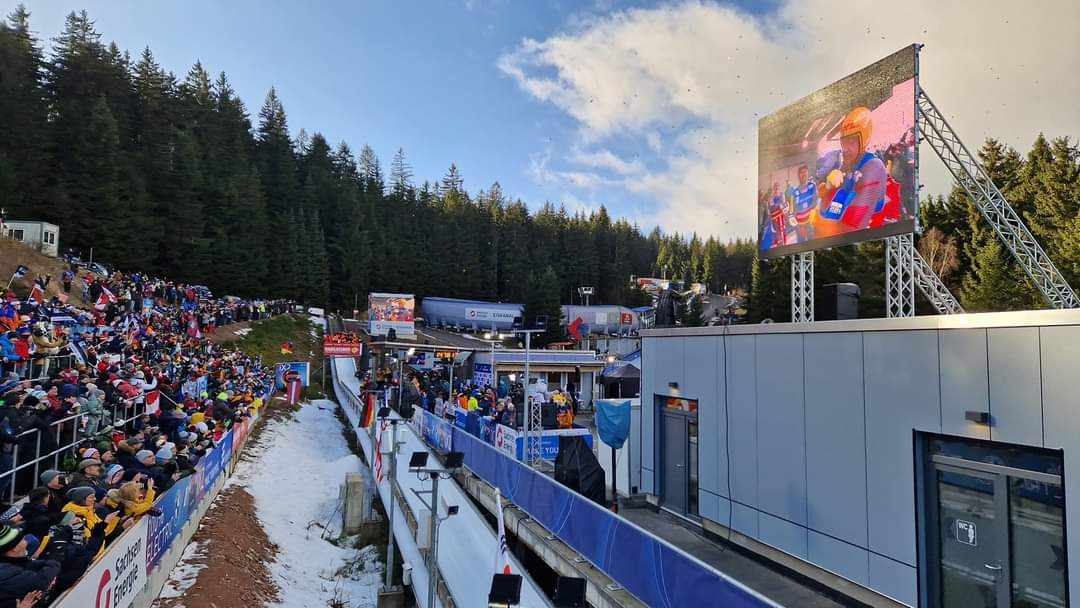 420080165_359196220380300_1946407364319930127_n