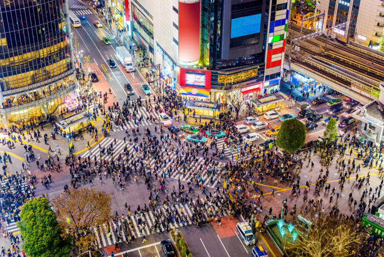 Shibuya,,Tokyo,,Japan,Crosswalk,And,Cityscape.
