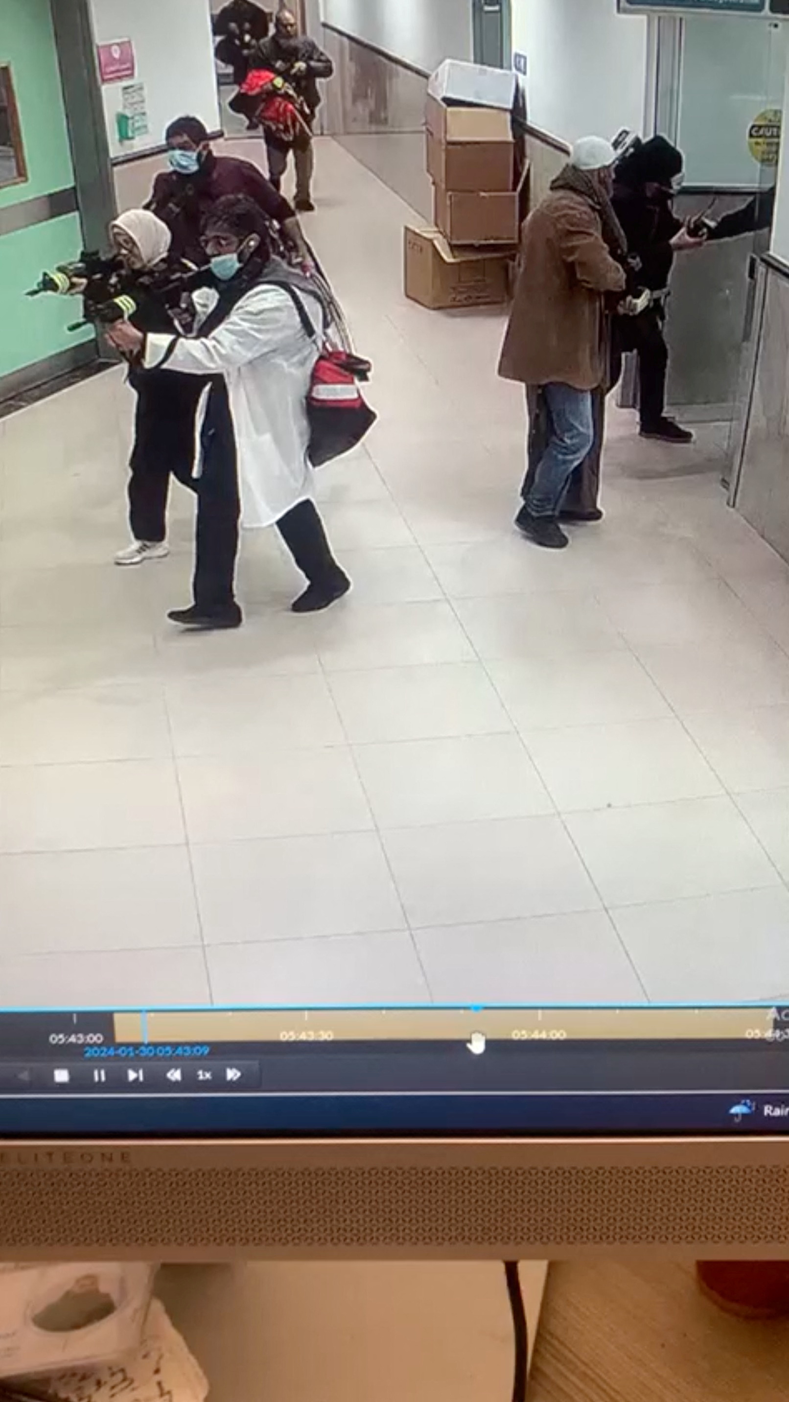 Israeli army raids a hospital in Jenin