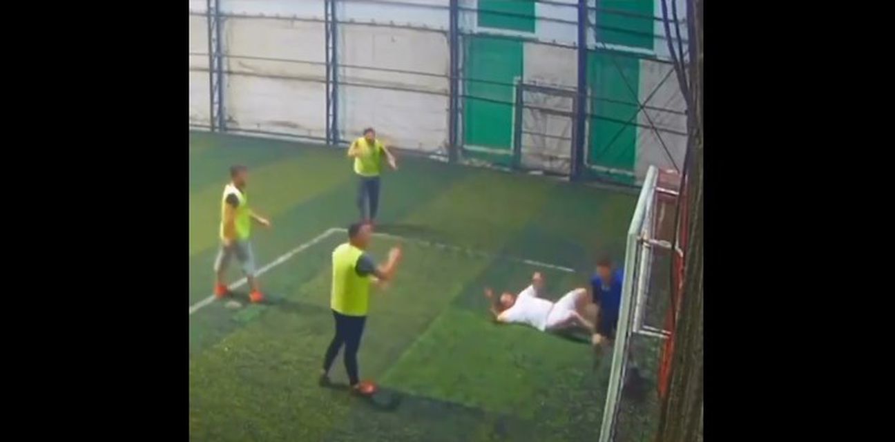 62732644-komedija-na-malom-nogometu