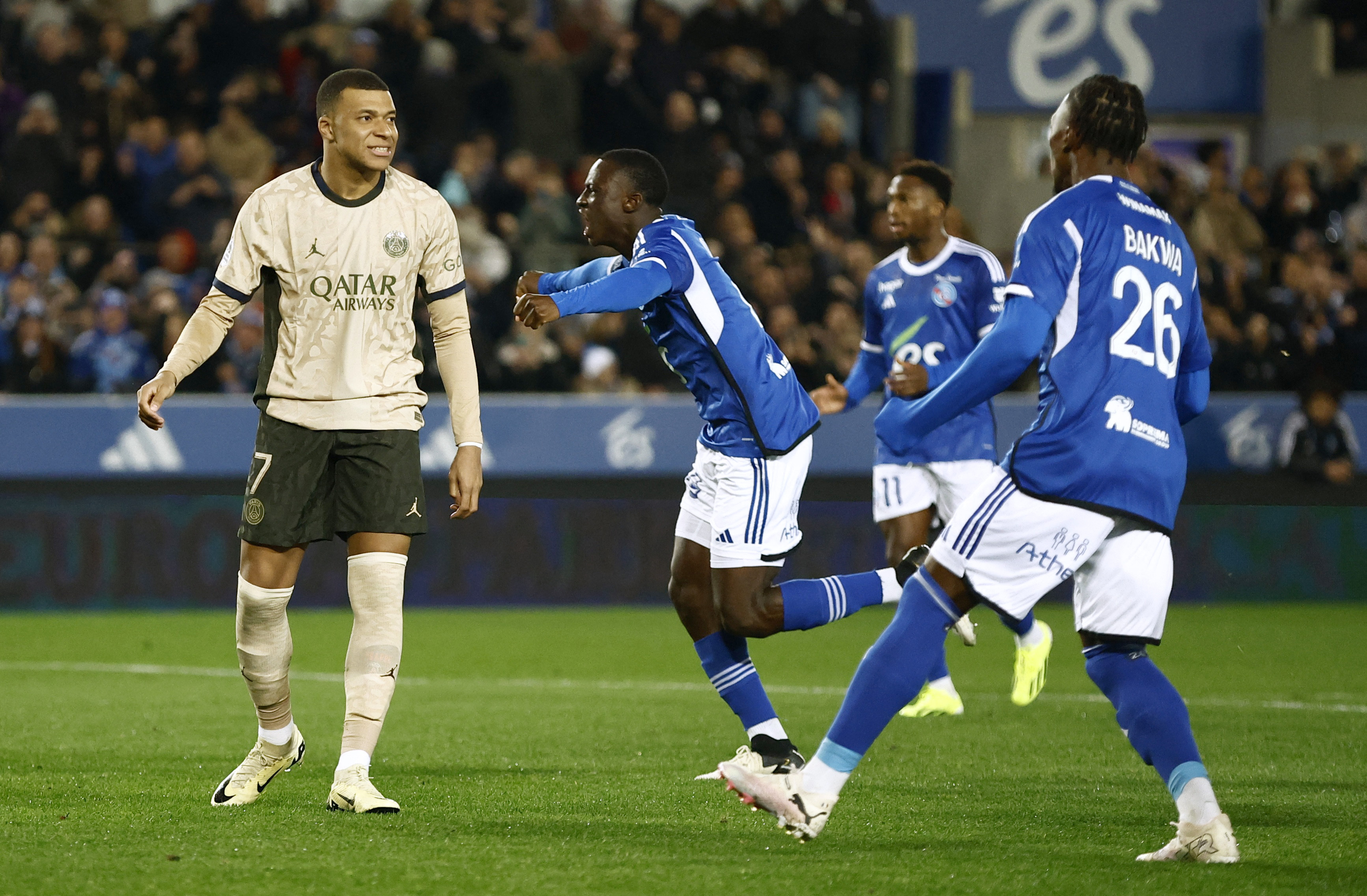 REUTERS/Christian Hartmann