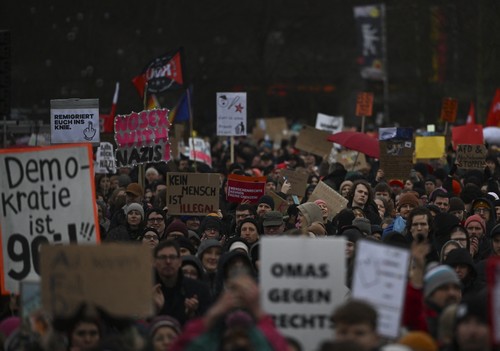 Thousands participate in anti-far-right protest in German capital