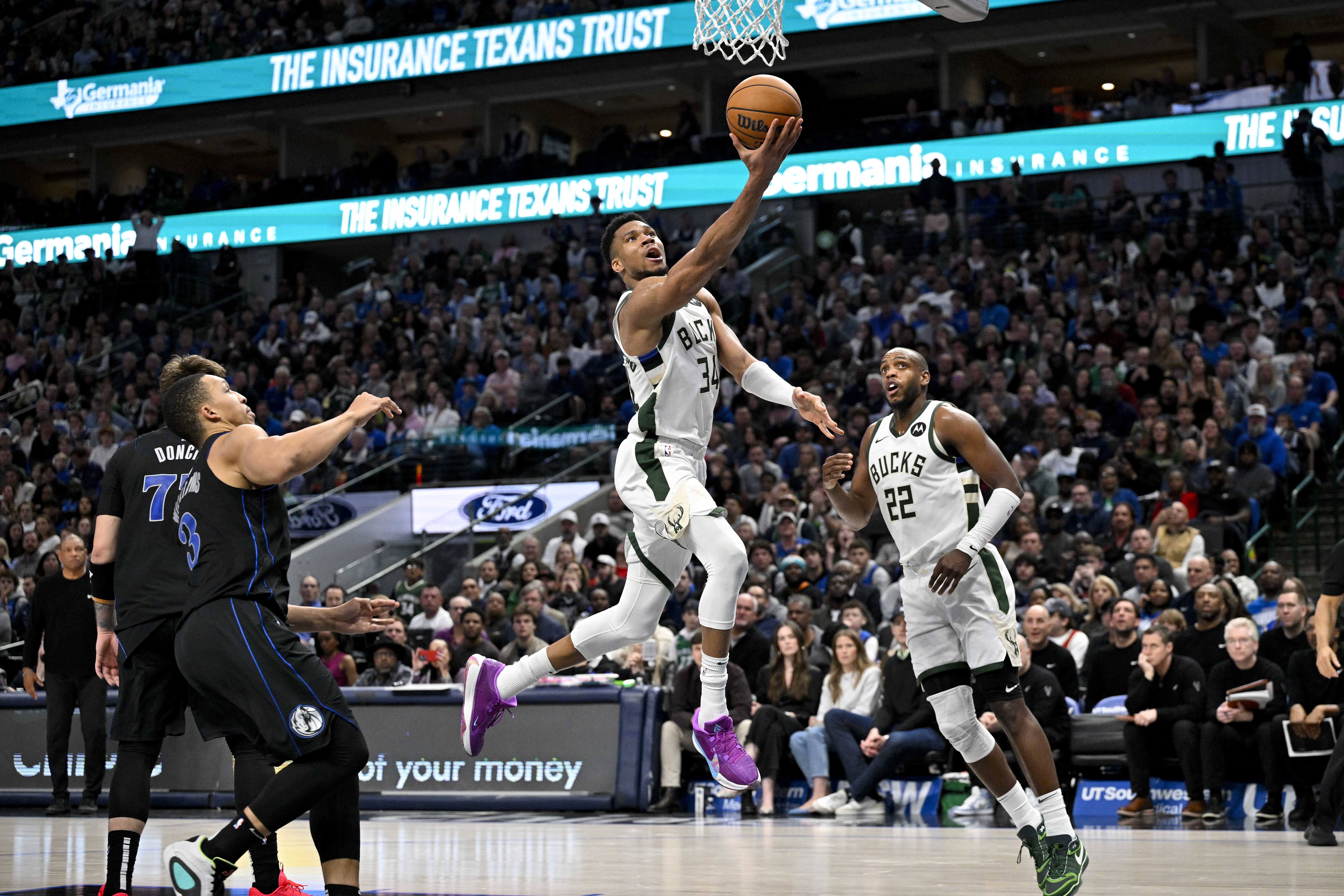 NBA: Milwaukee Bucks at Dallas Mavericks