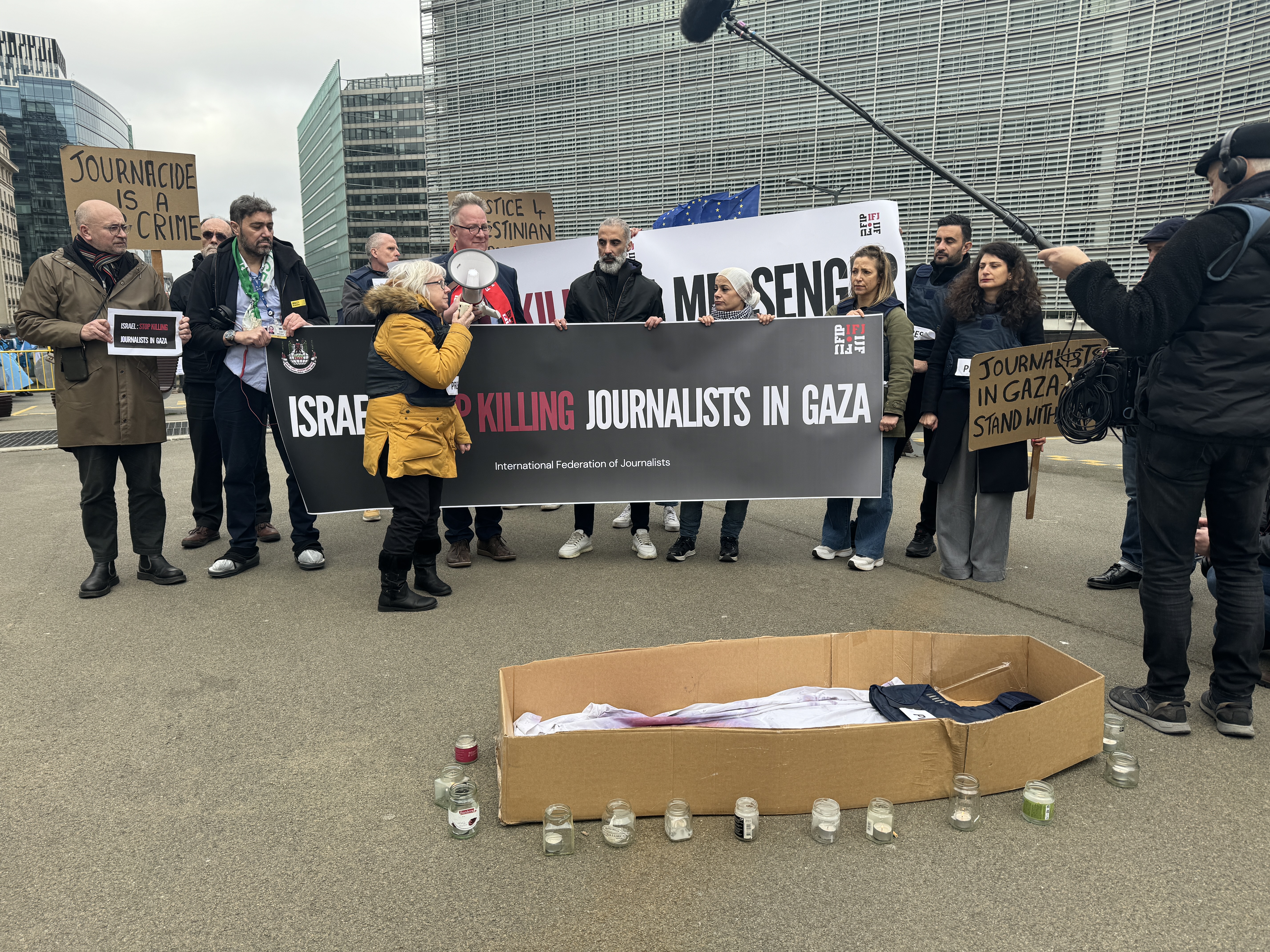 Novinari u Briselu protestovali zbog ubistva kolega u Gazi