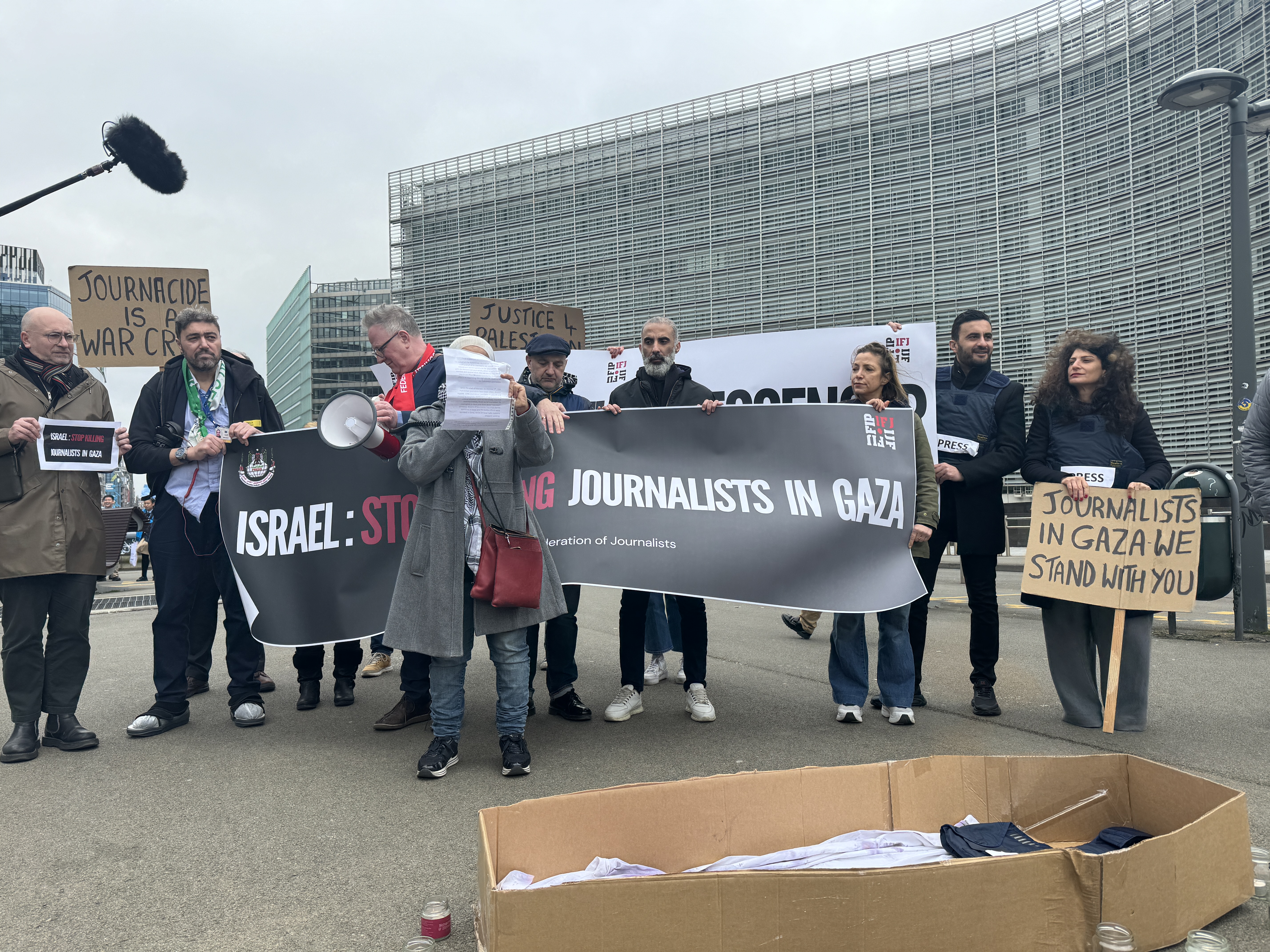 Novinari u Briselu protestovali zbog ubistva kolega u Gazi