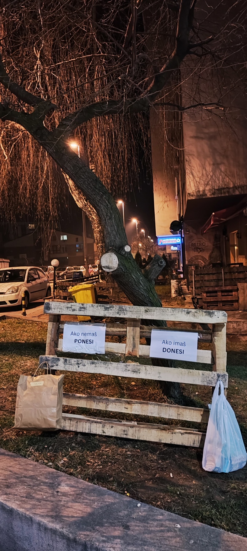 "AKO IMAŠ DONESI, AKO NEMAŠ PONESI“