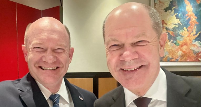 d79aa3e6-9189-4909-bf9c-52bbdb6c33f5