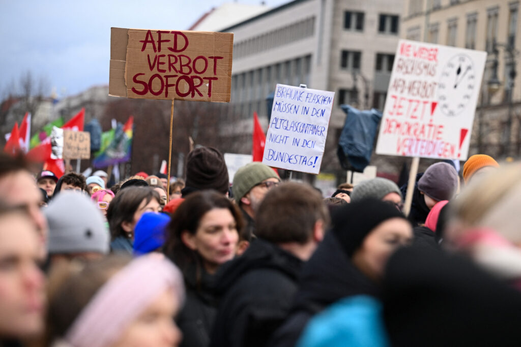 1707591758-2024-01-14T135824Z_1687955426_RC2PH5AHBWLI_RTRMADP_3_GERMANY-PROTEST-AFD-1024x683.jpg