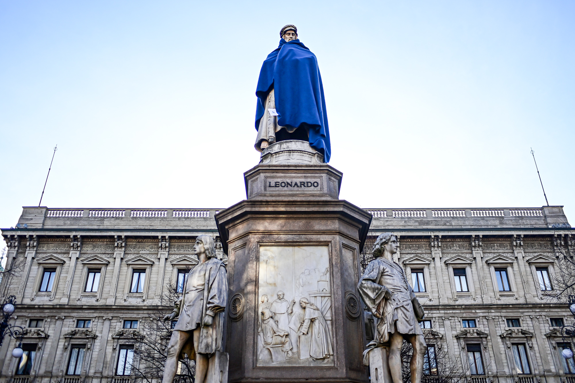 Aktivisti pokrili spomenike u Milanu kako bi podigli svijest o beskućnicima