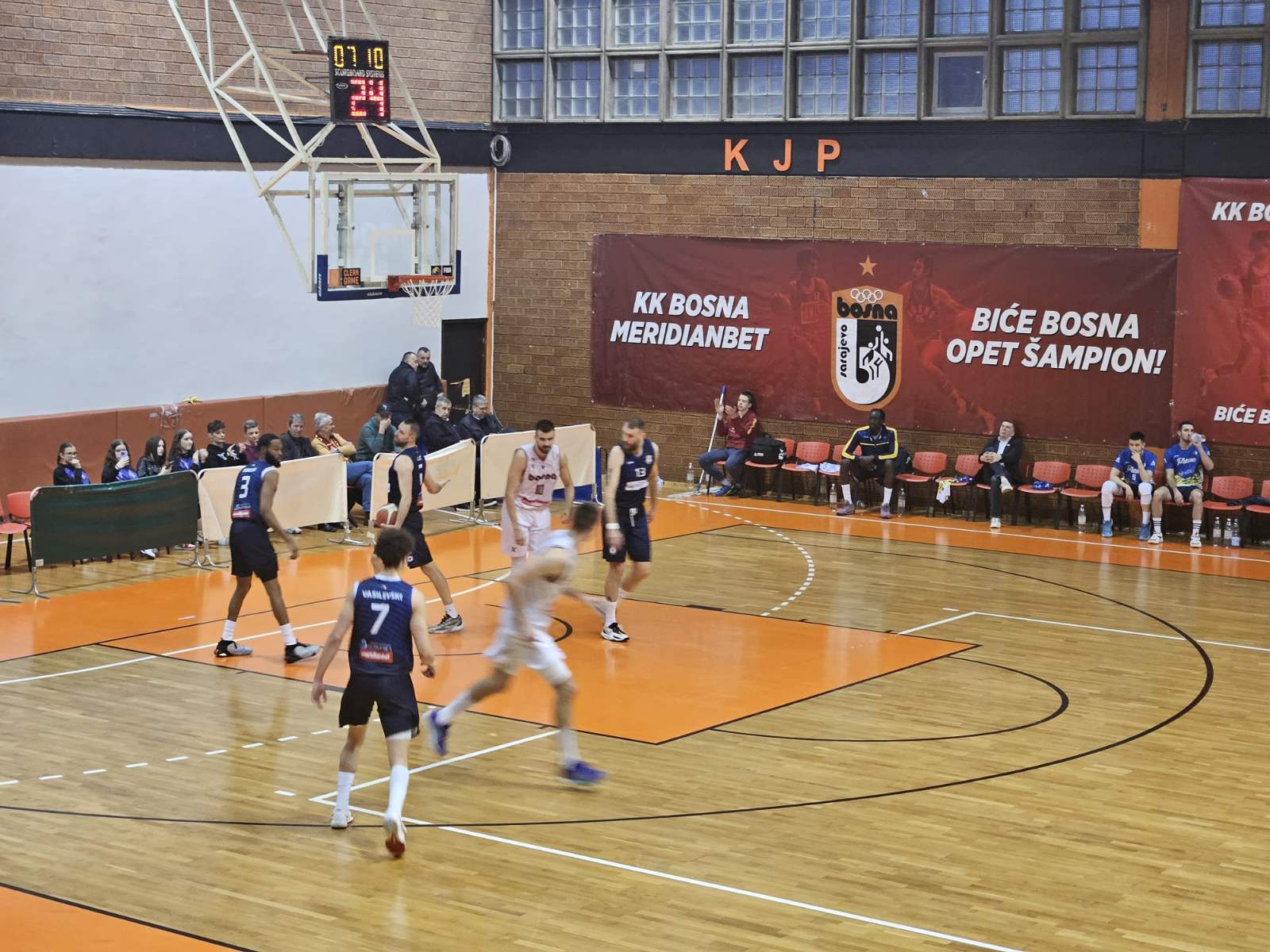 IMG-b015d60e676f9a42d79d85bef6cad031-V